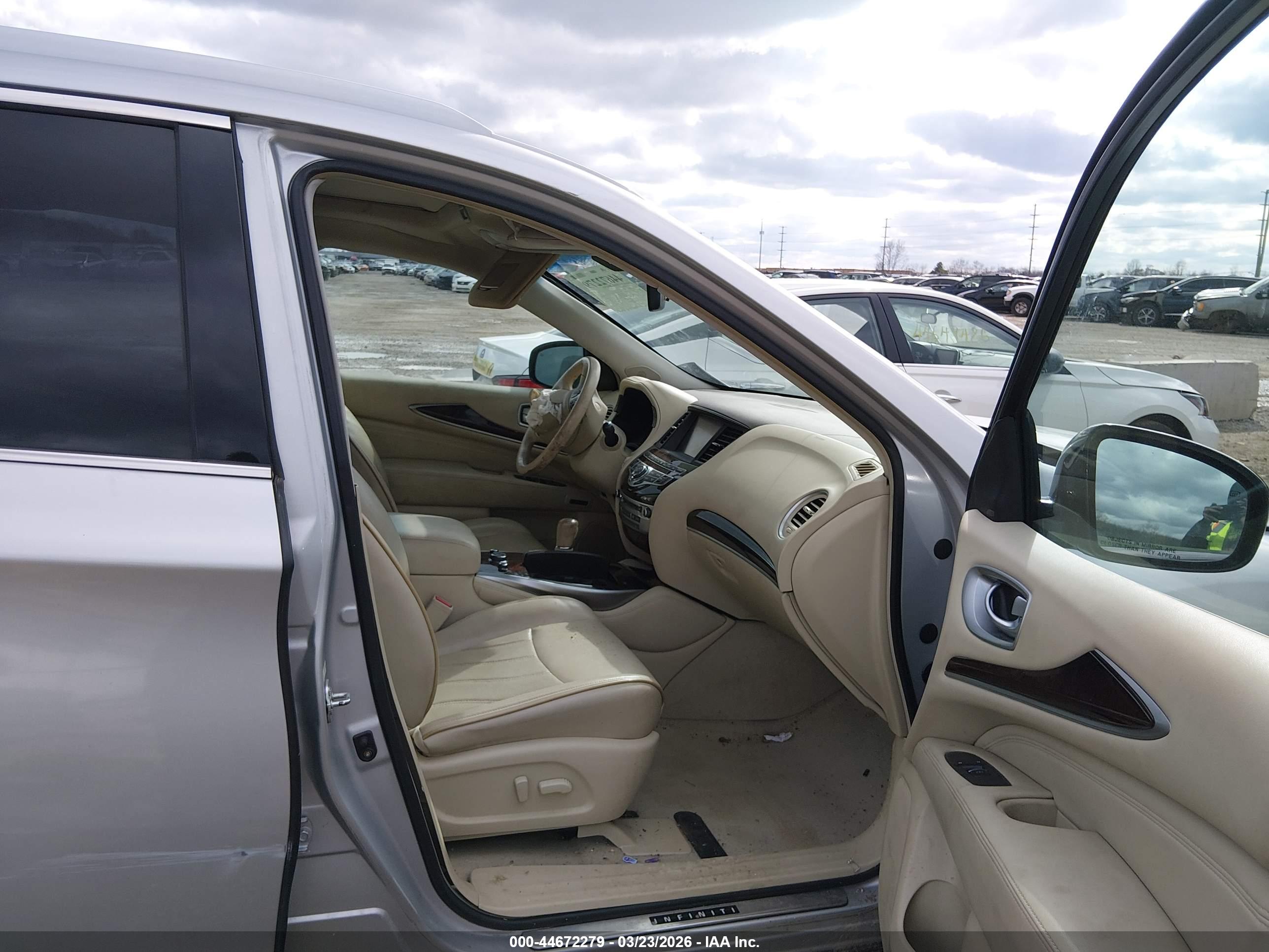 INFINITI JX35 image 5