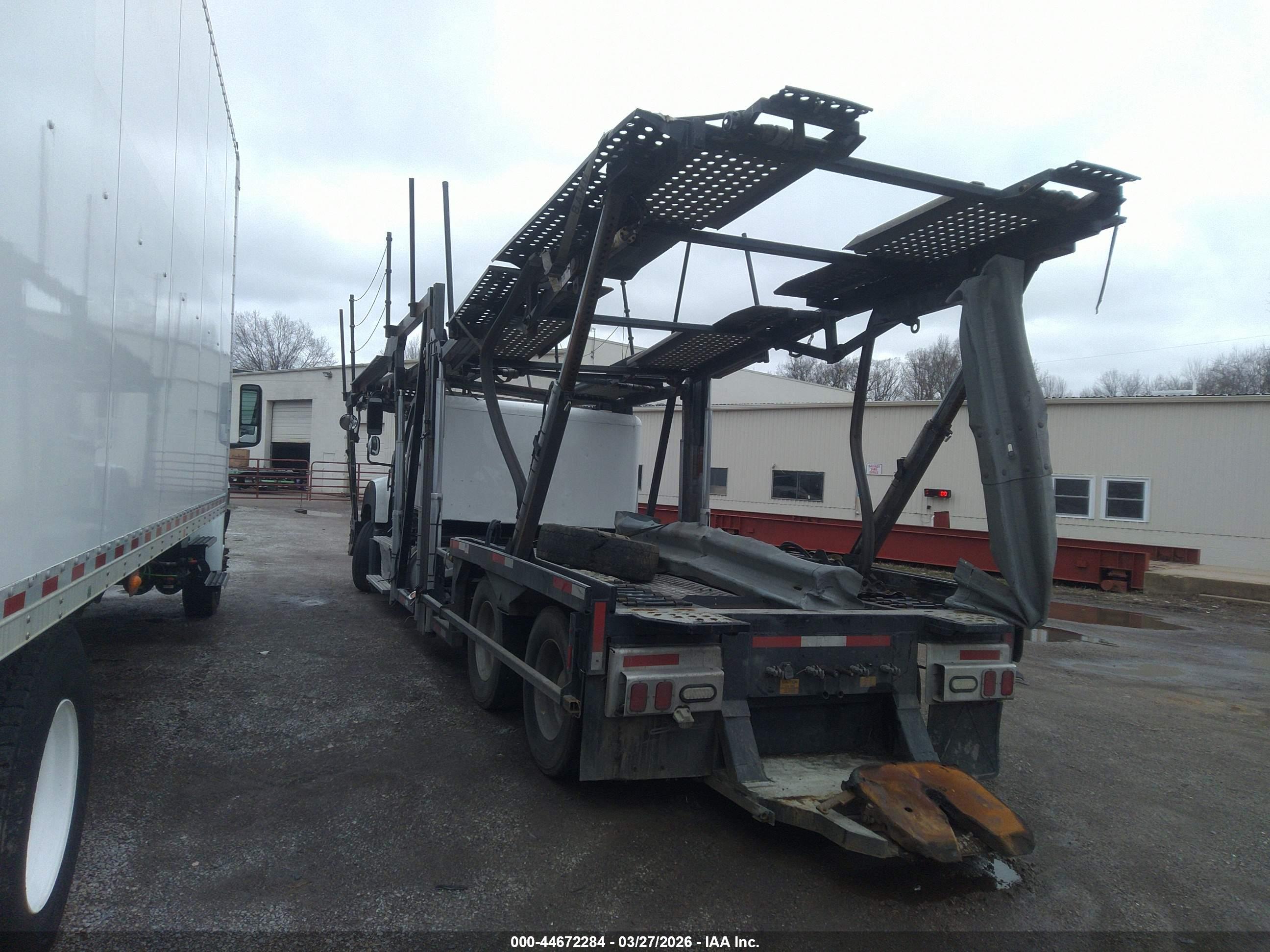 FREIGHTLINER 114SD image 4
