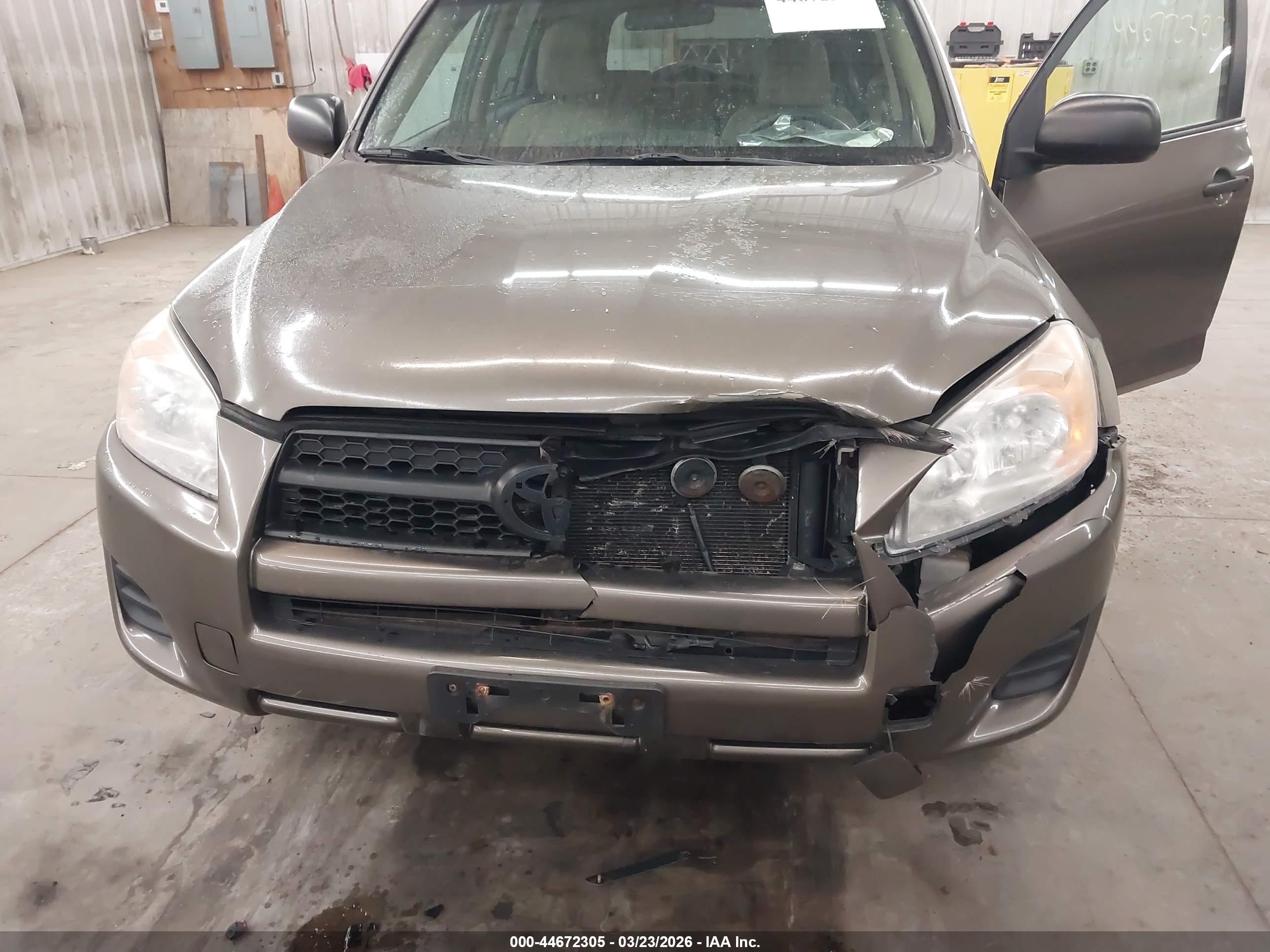 TOYOTA RAV4 image 6