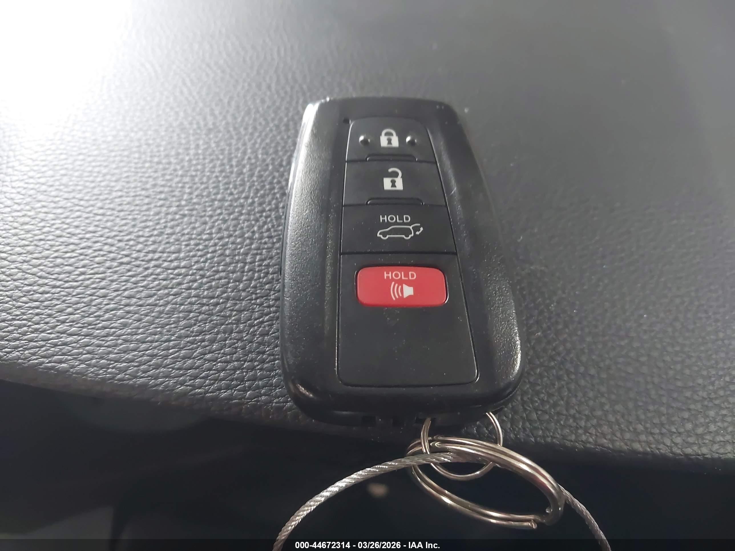 TOYOTA RAV4 image 11