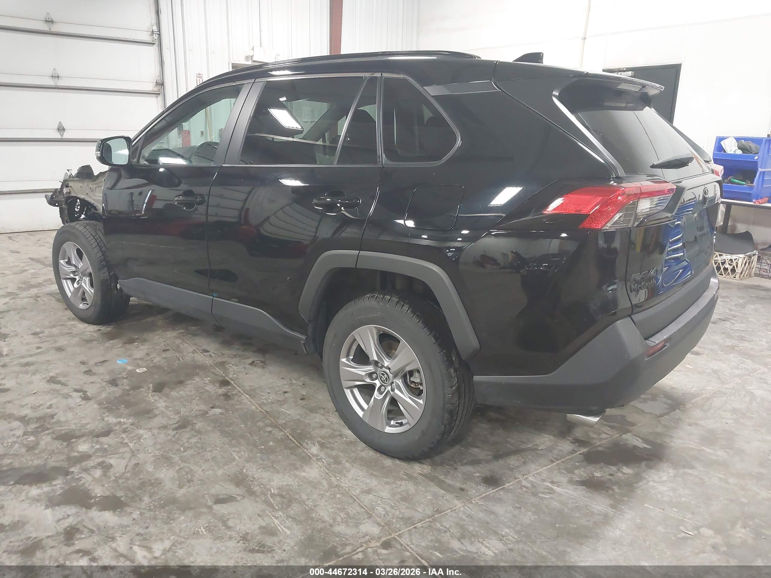TOYOTA RAV4 image 3