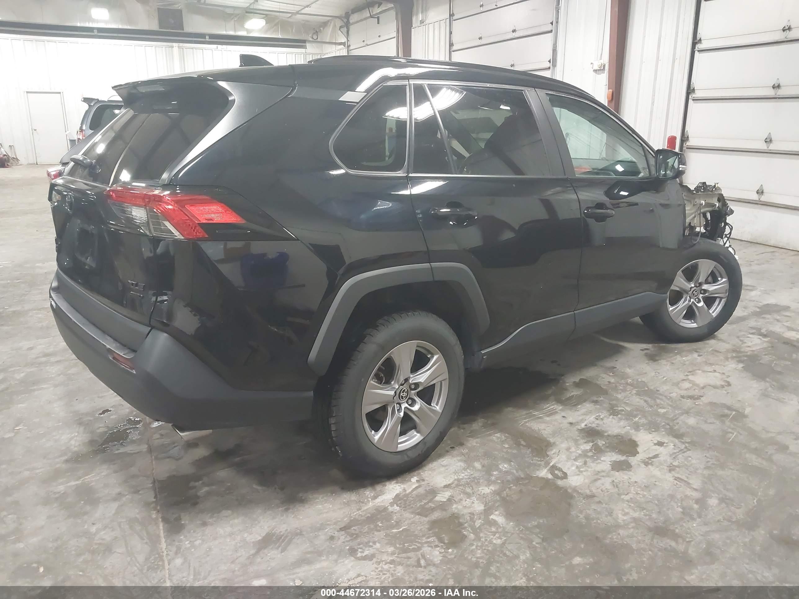 TOYOTA RAV4 image 4