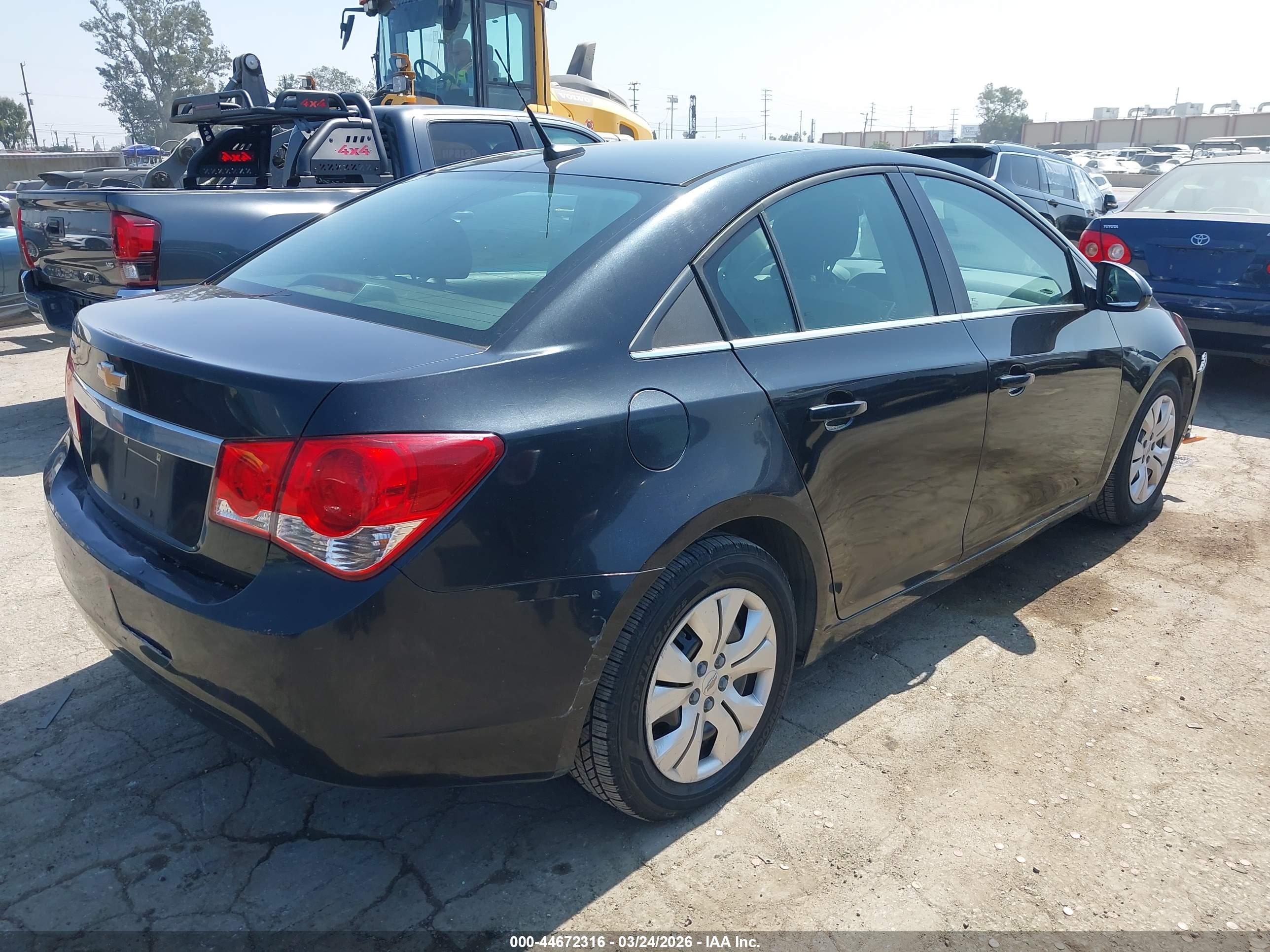 CHEVROLET CRUZE image 4