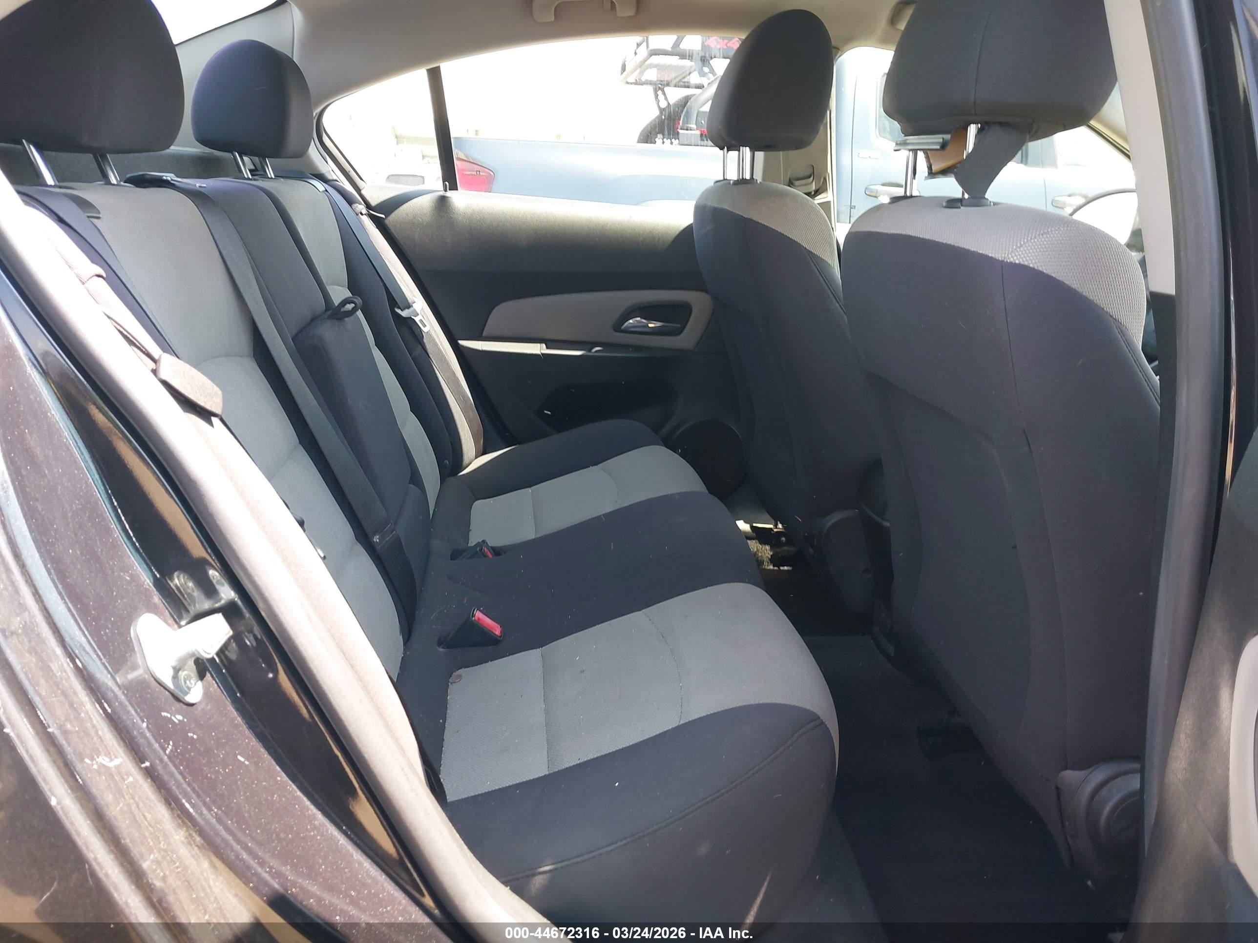 CHEVROLET CRUZE image 8