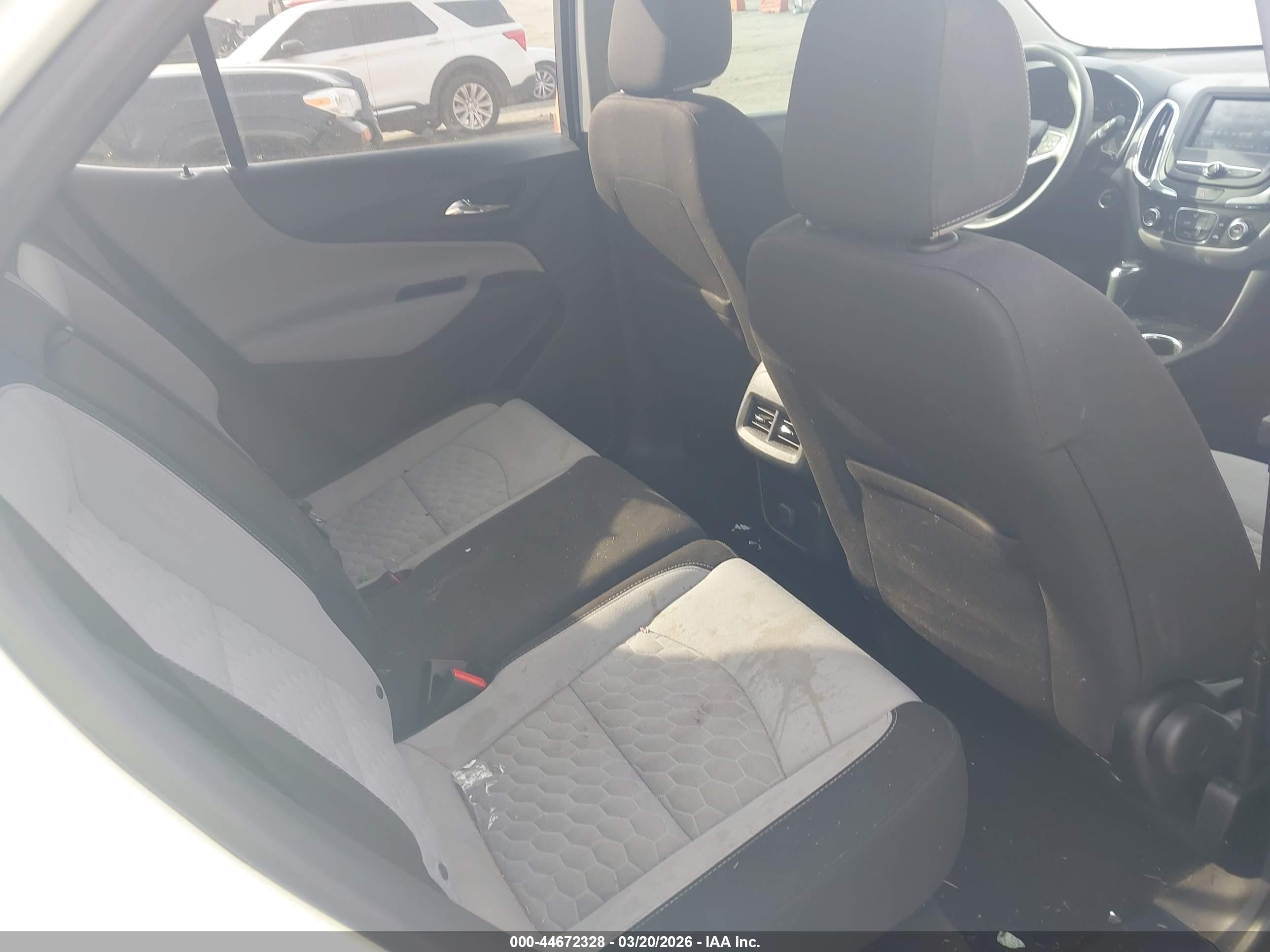 CHEVROLET EQUINOX image 8