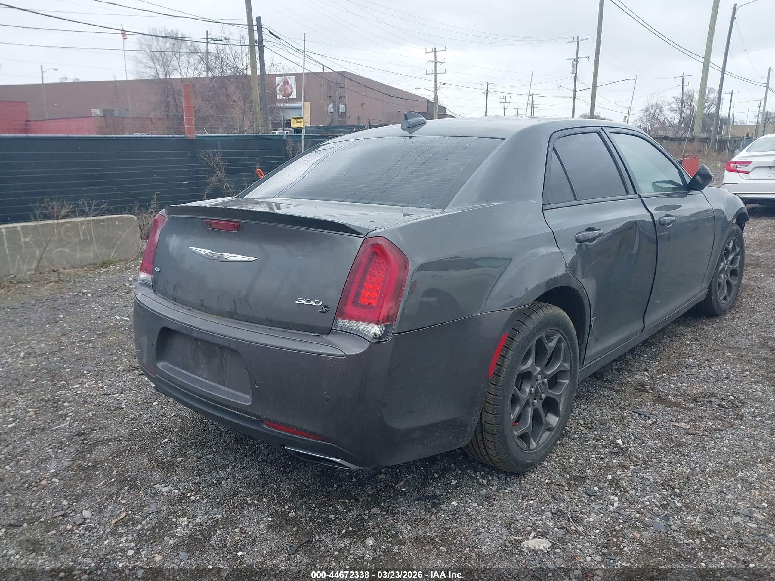 CHRYSLER 300 image 4