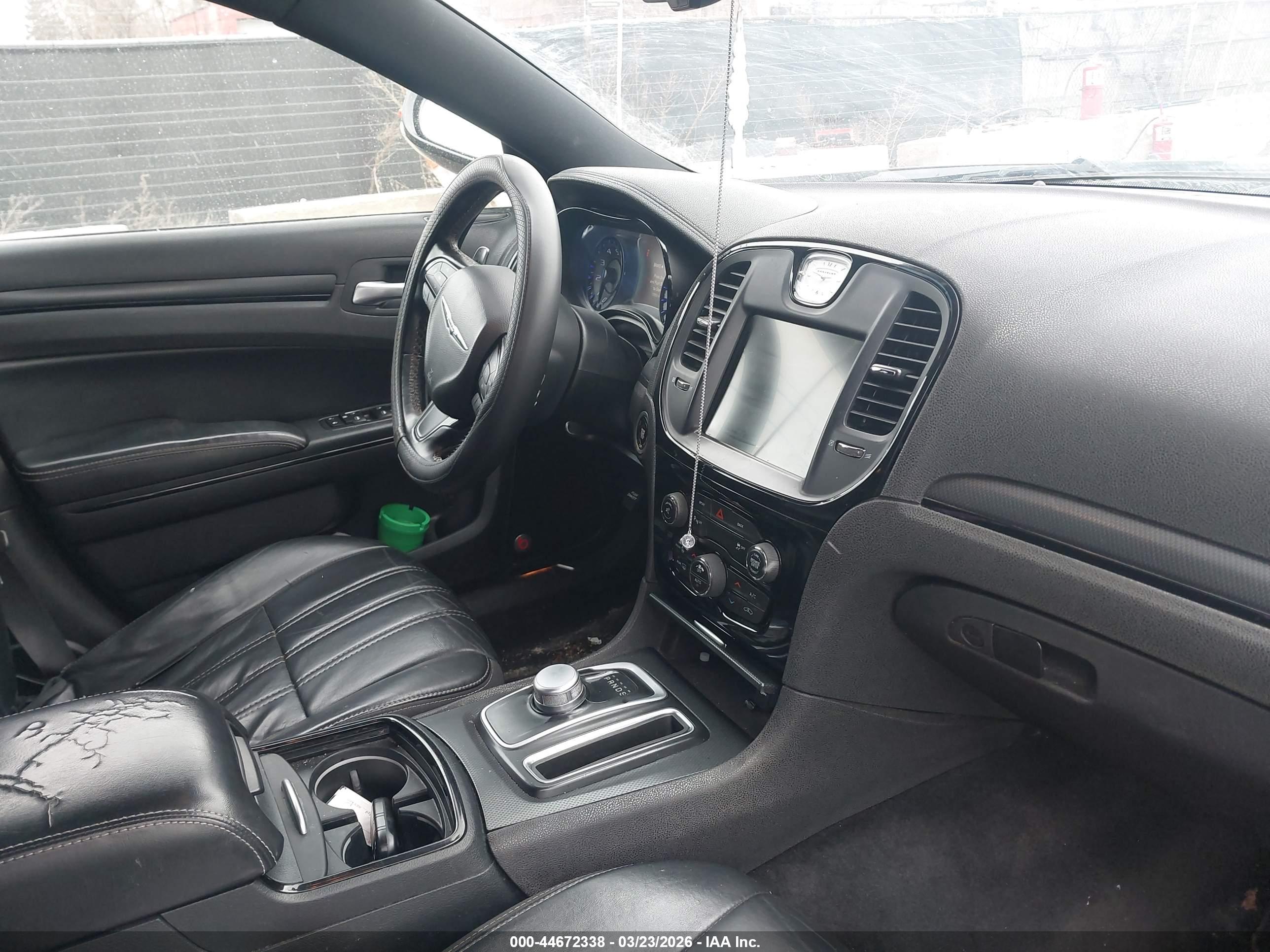 CHRYSLER 300 image 5