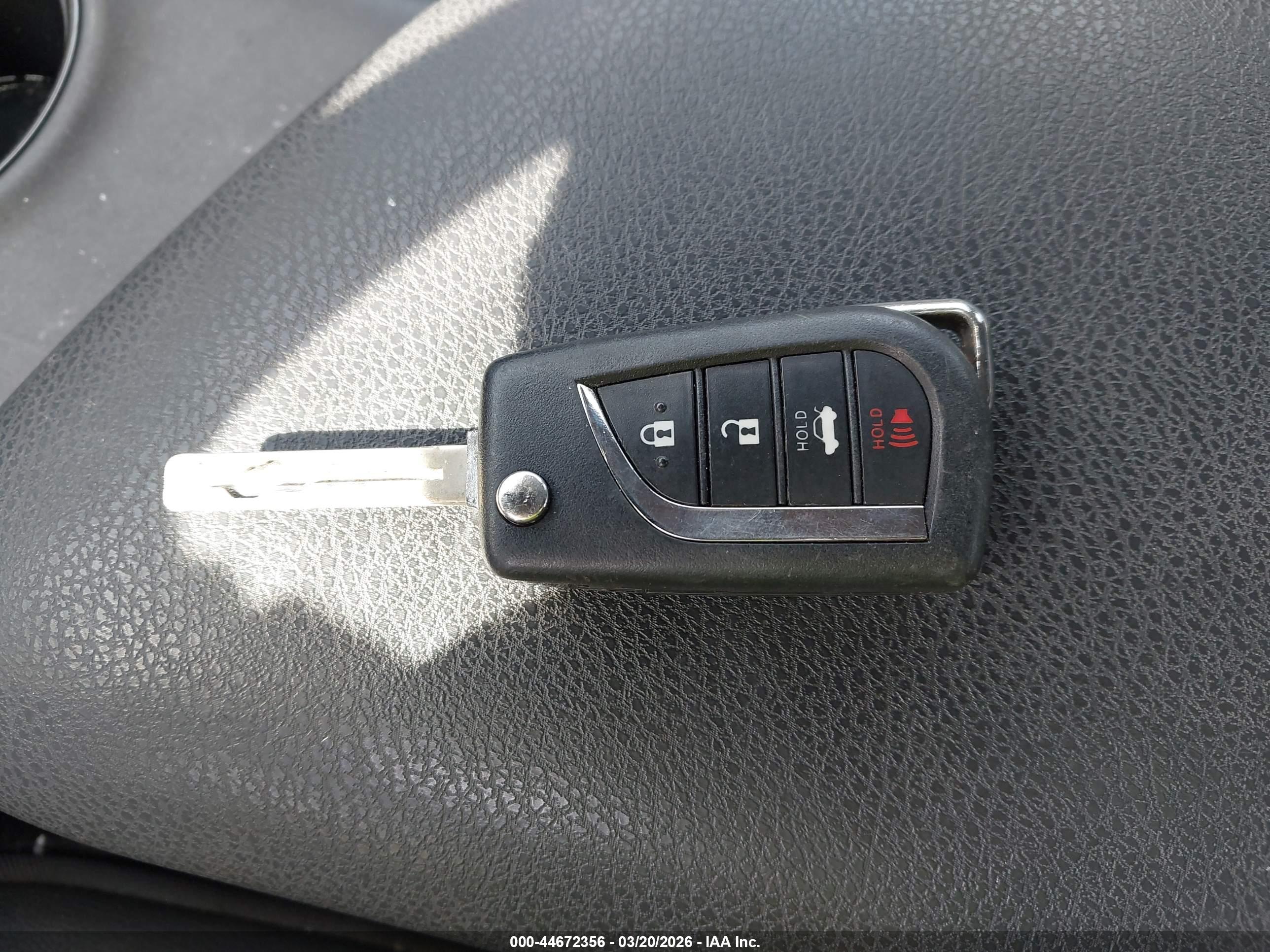 TOYOTA CAMRY image 11