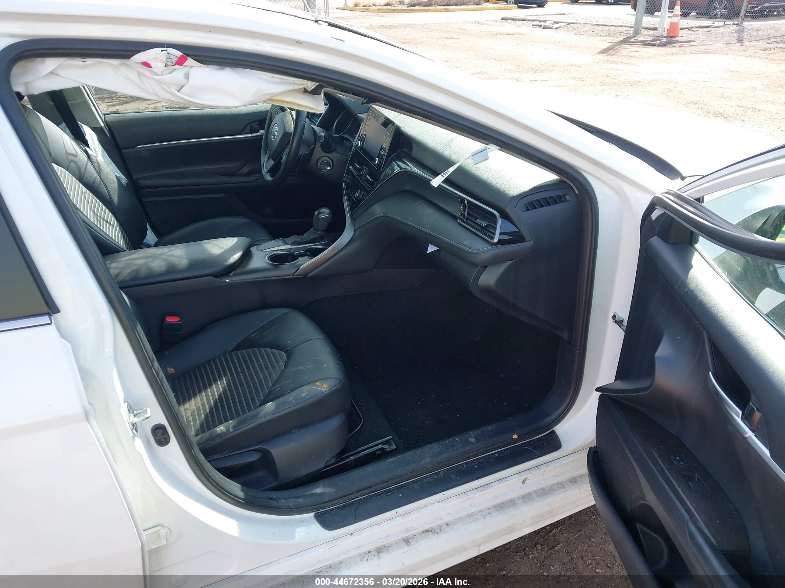 TOYOTA CAMRY image 5