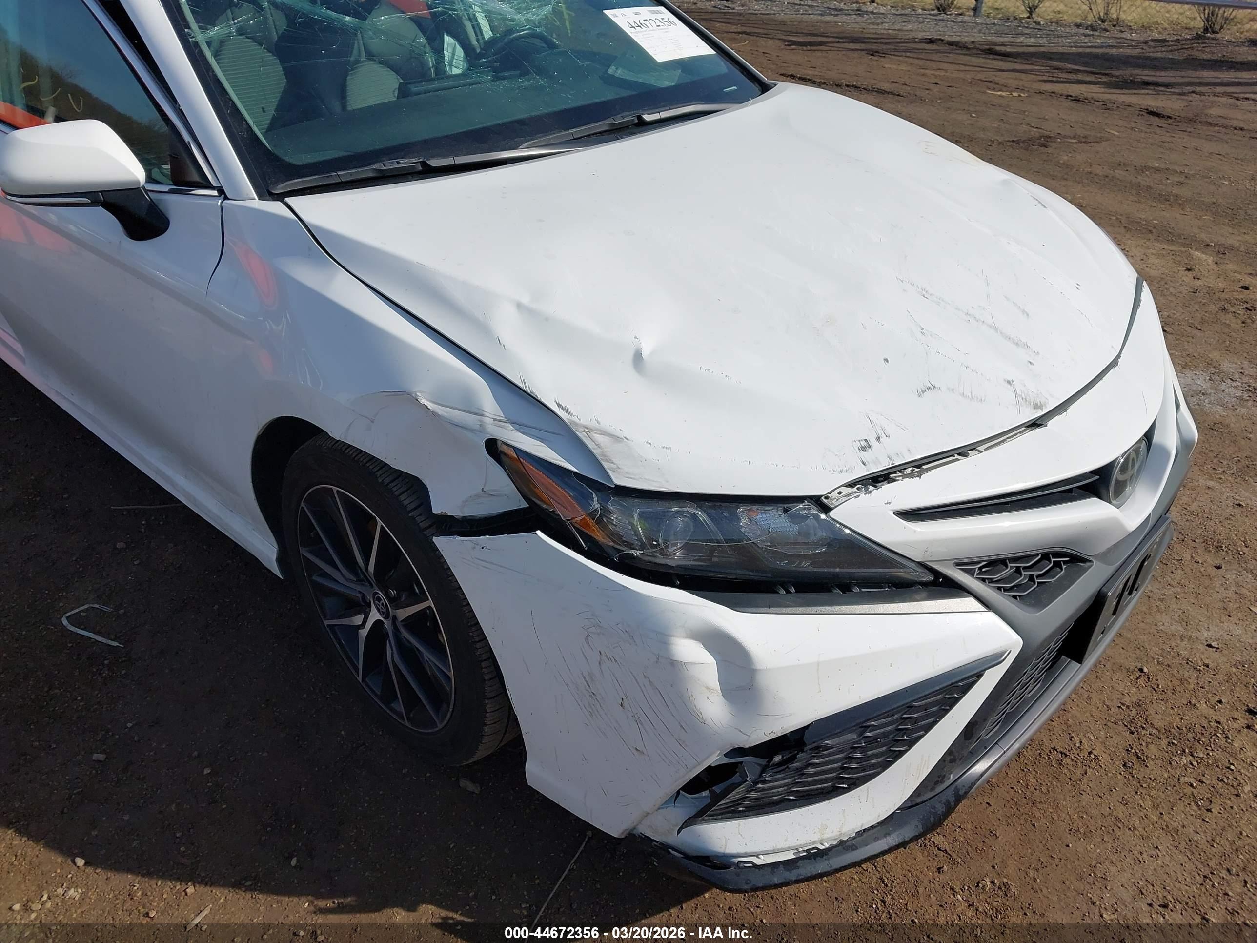 TOYOTA CAMRY image 6
