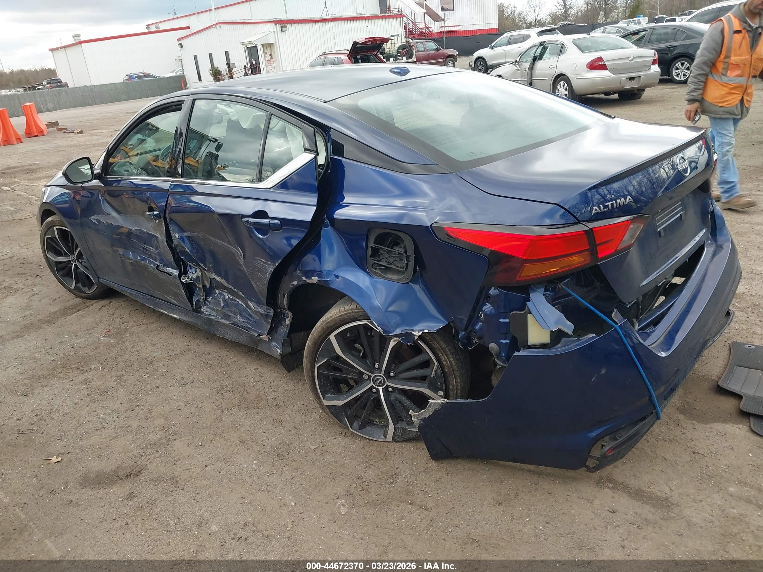 NISSAN ALTIMA image 3