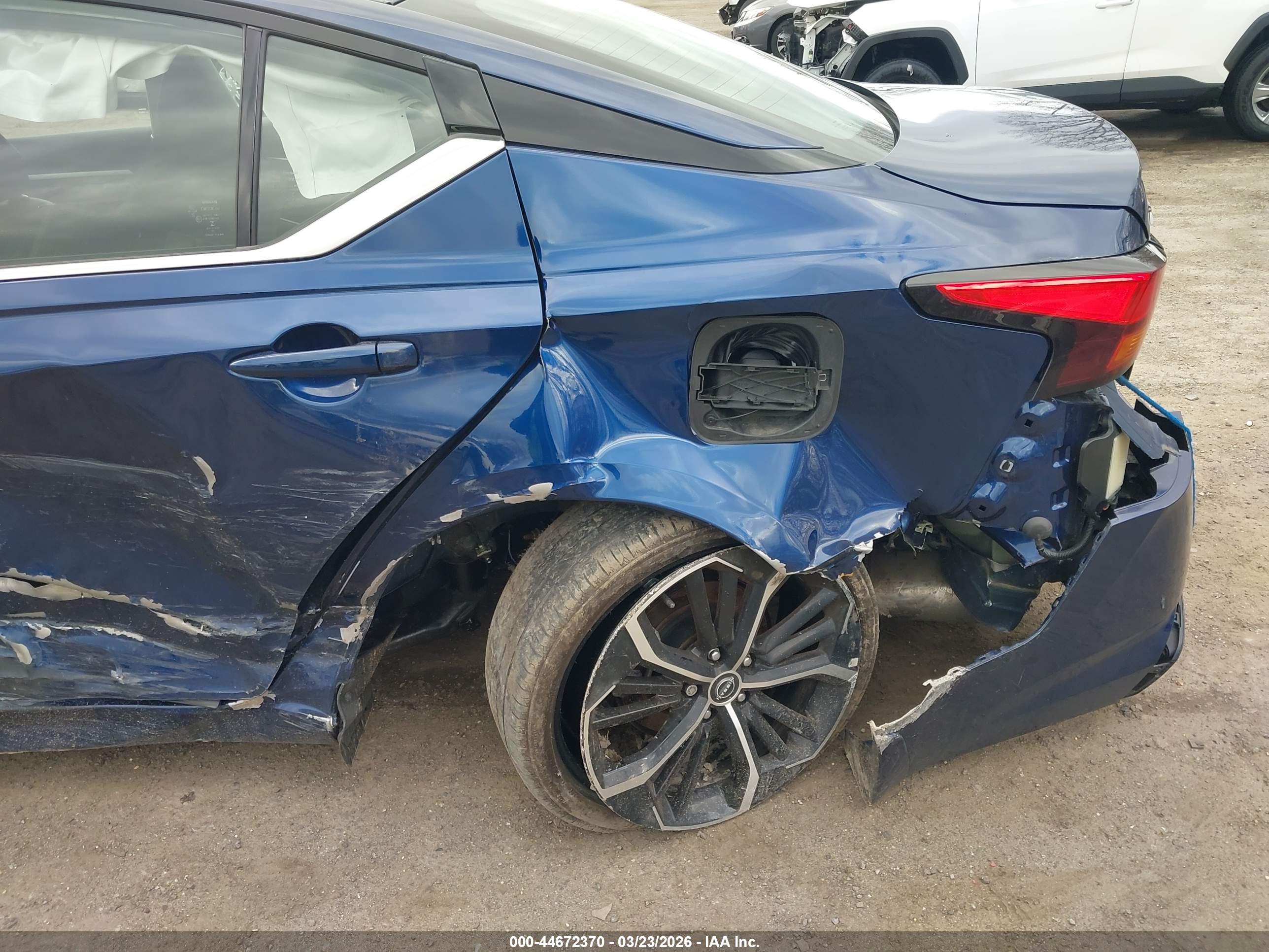 NISSAN ALTIMA image 6
