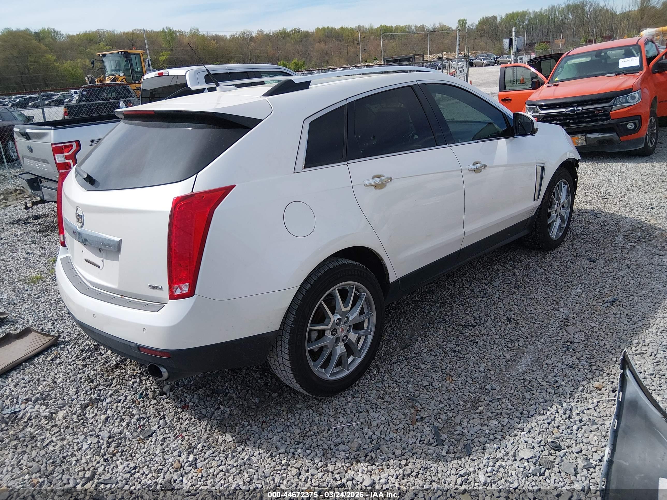 CADILLAC SRX image 4