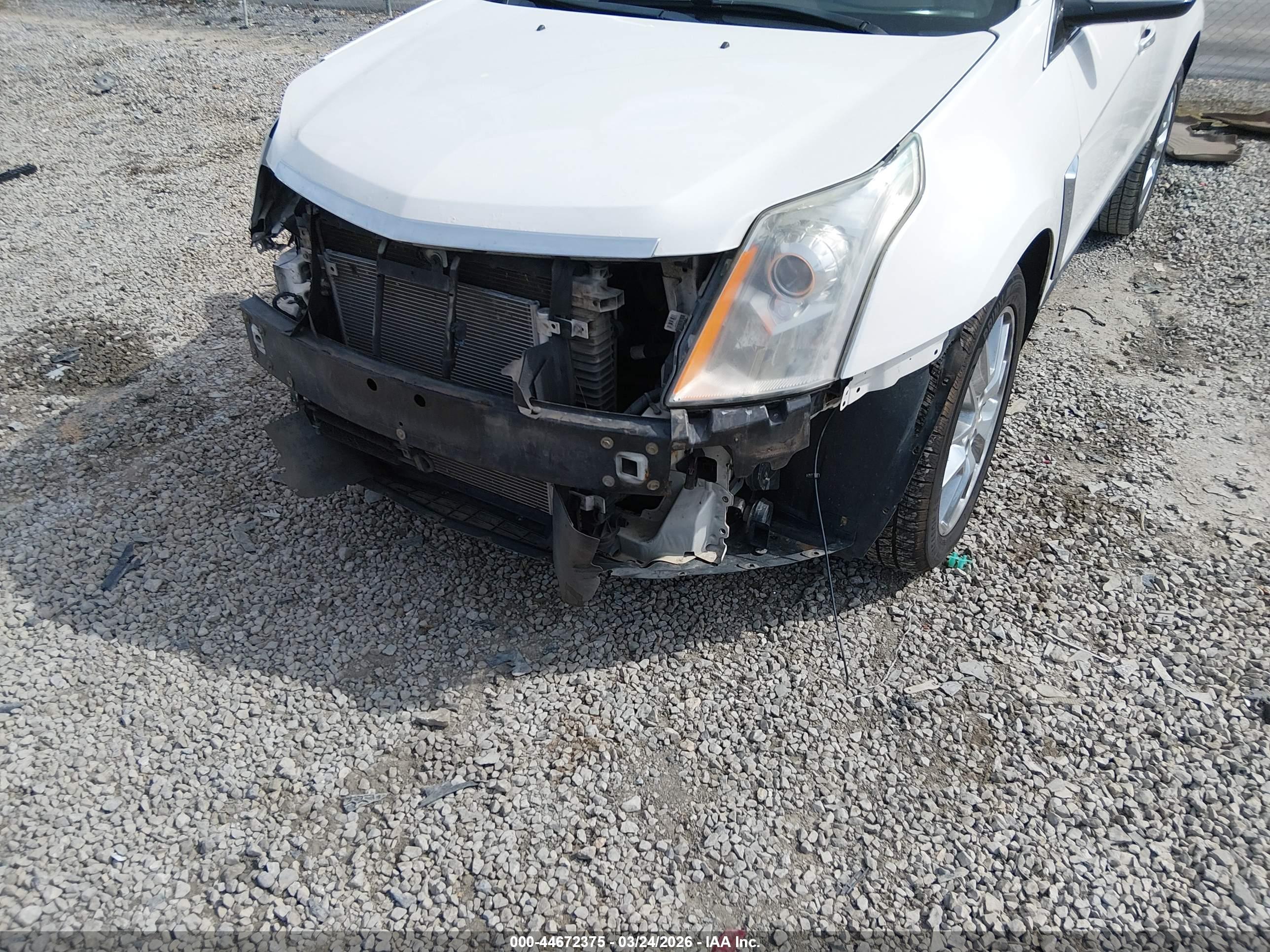 CADILLAC SRX image 6