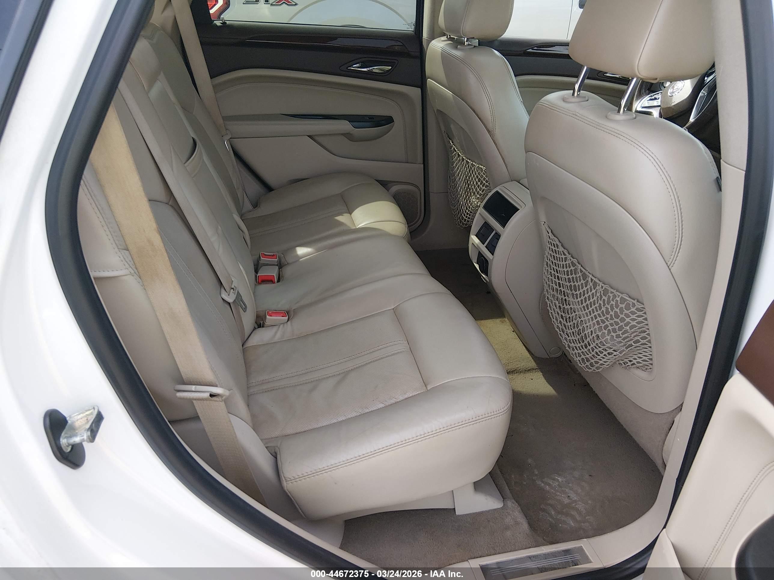 CADILLAC SRX image 8