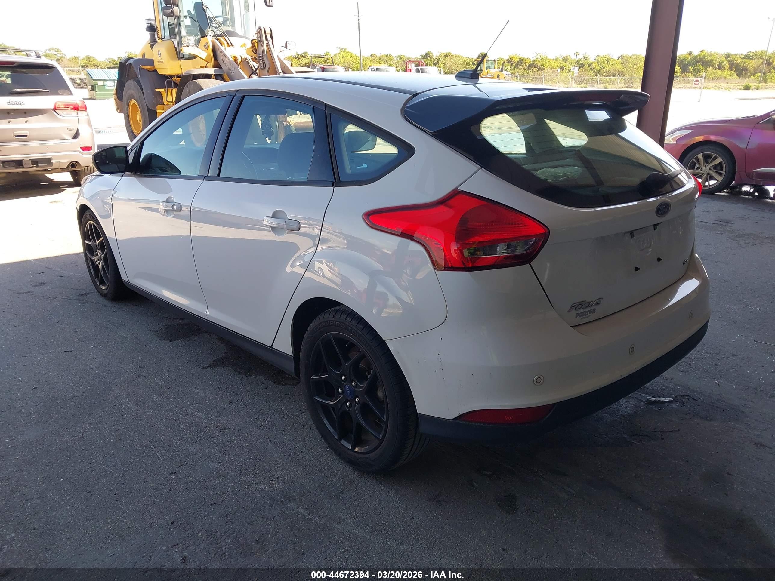 FORD FOCUS image 3