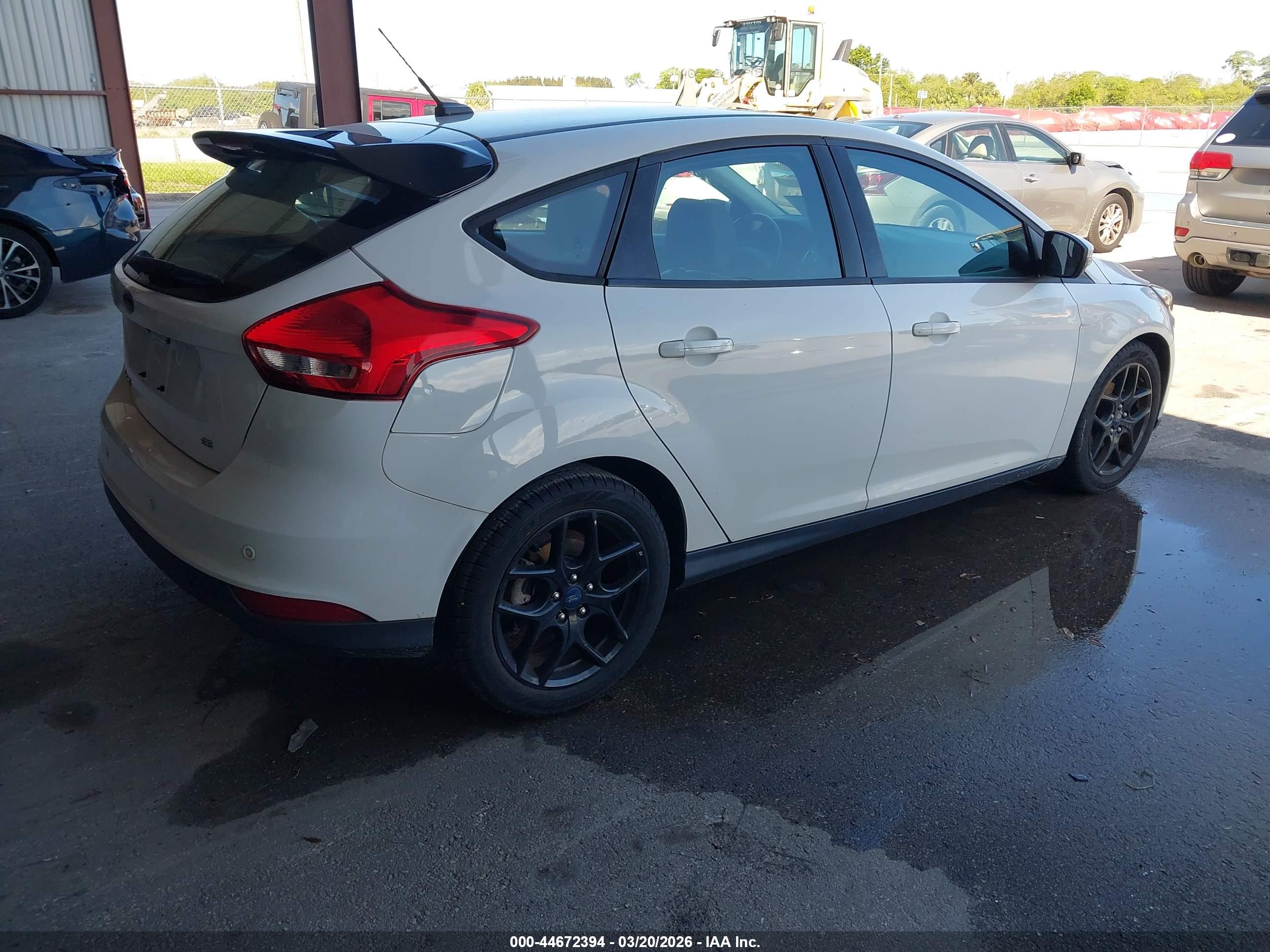 FORD FOCUS image 4