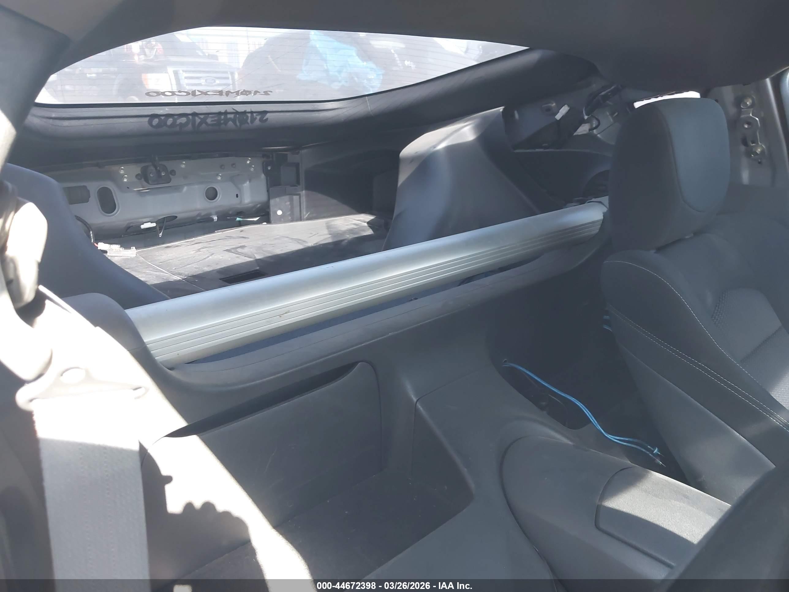 NISSAN 370Z image 8