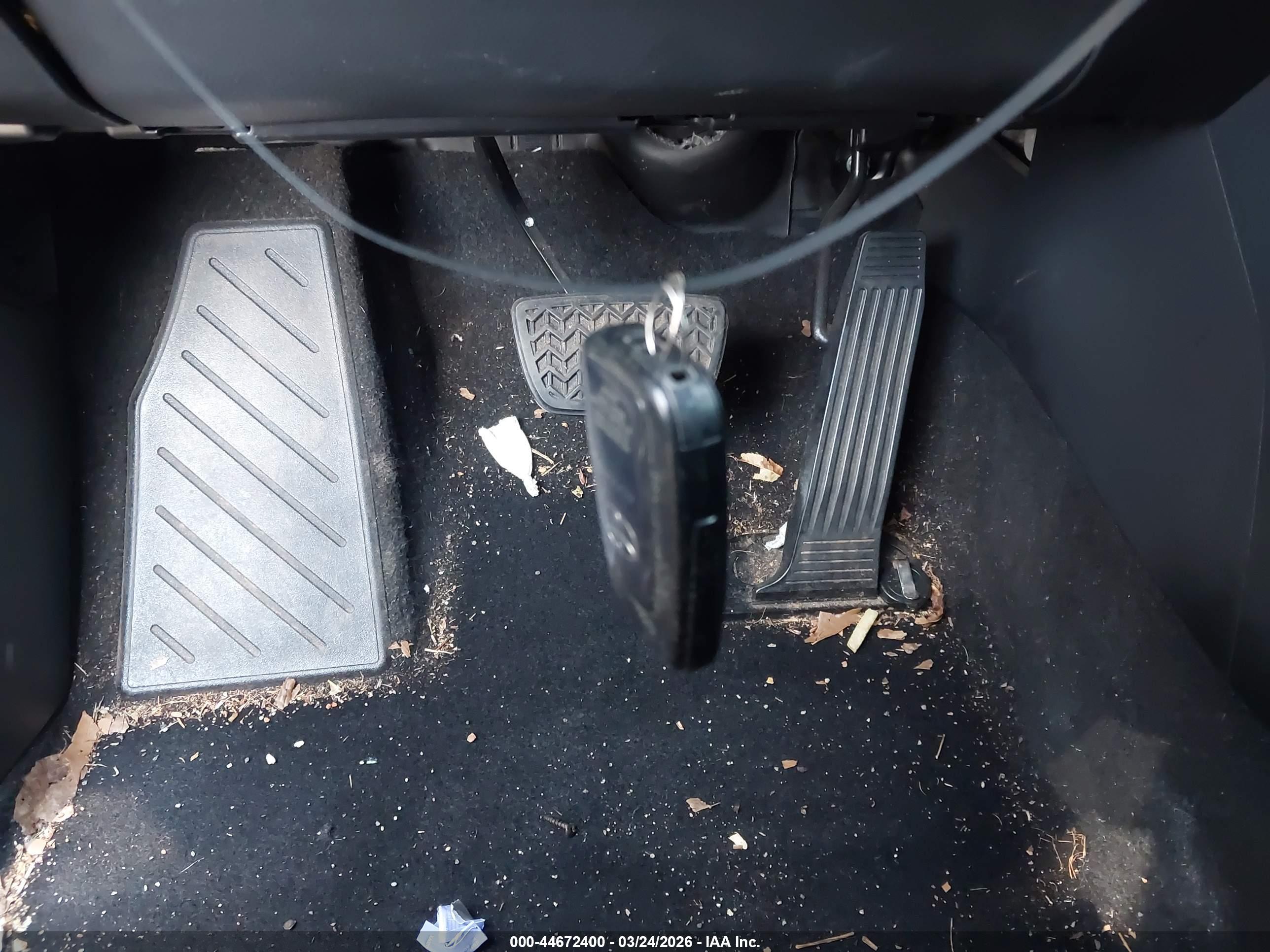 TOYOTA RAV4 image 11