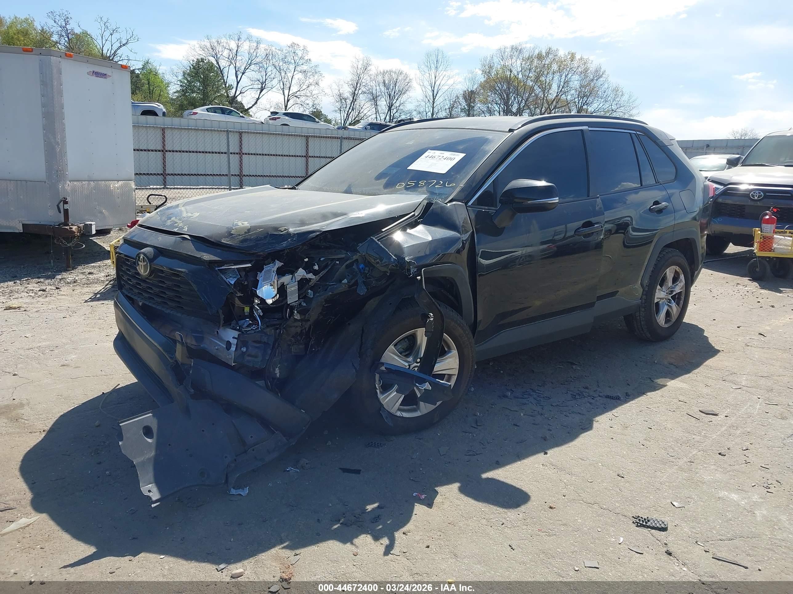 TOYOTA RAV4 image 2