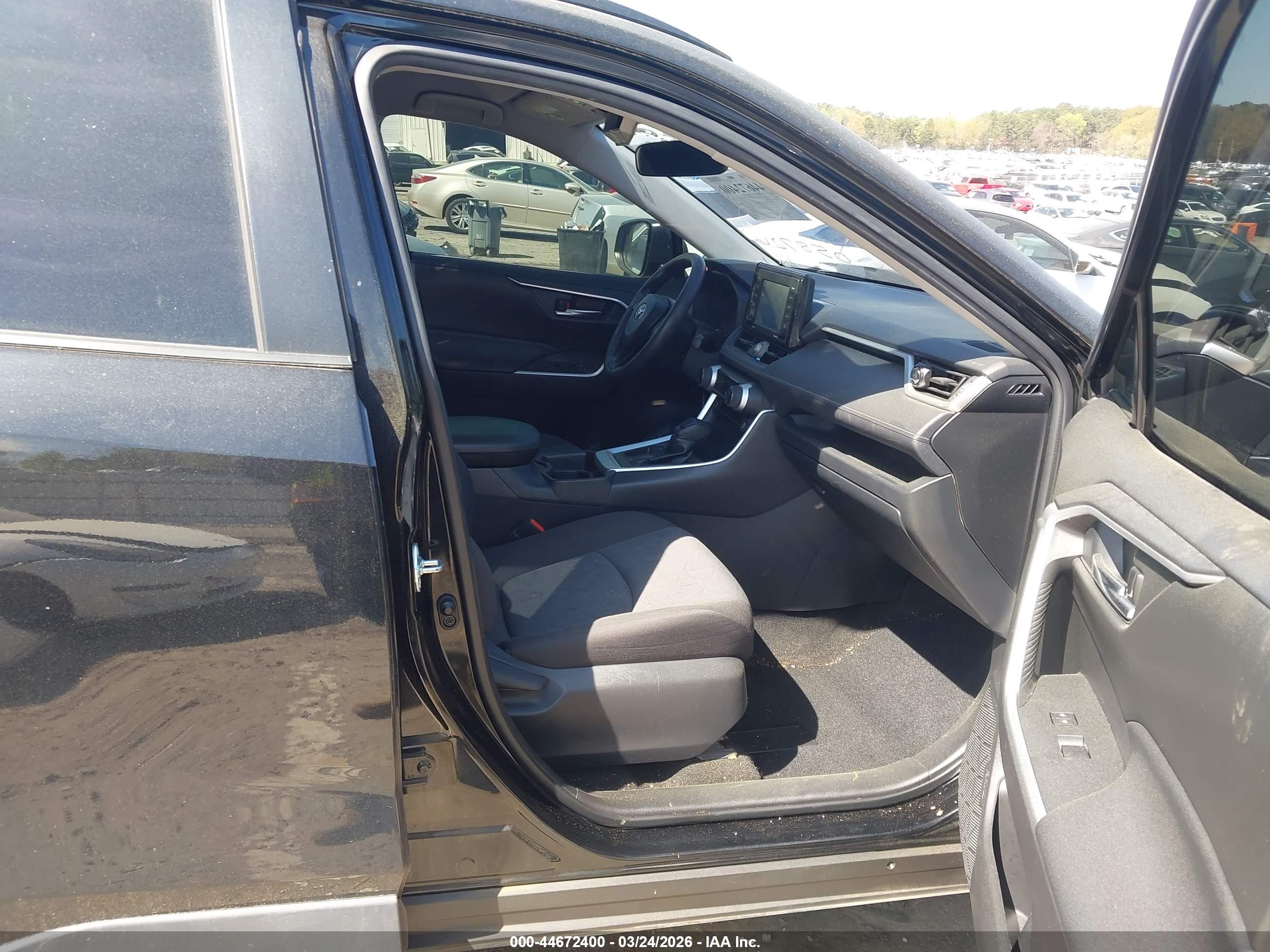 TOYOTA RAV4 image 5