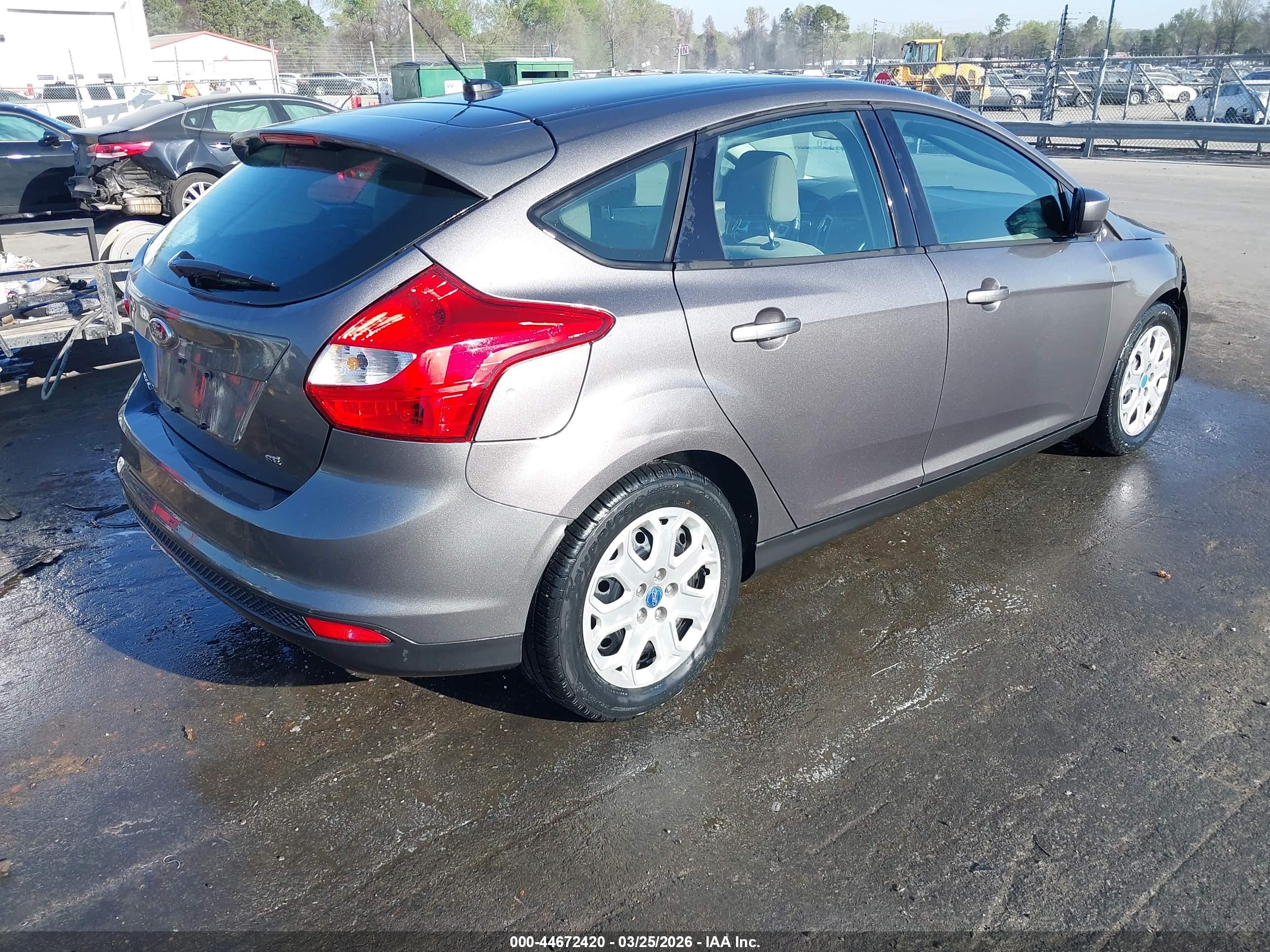 FORD FOCUS image 4
