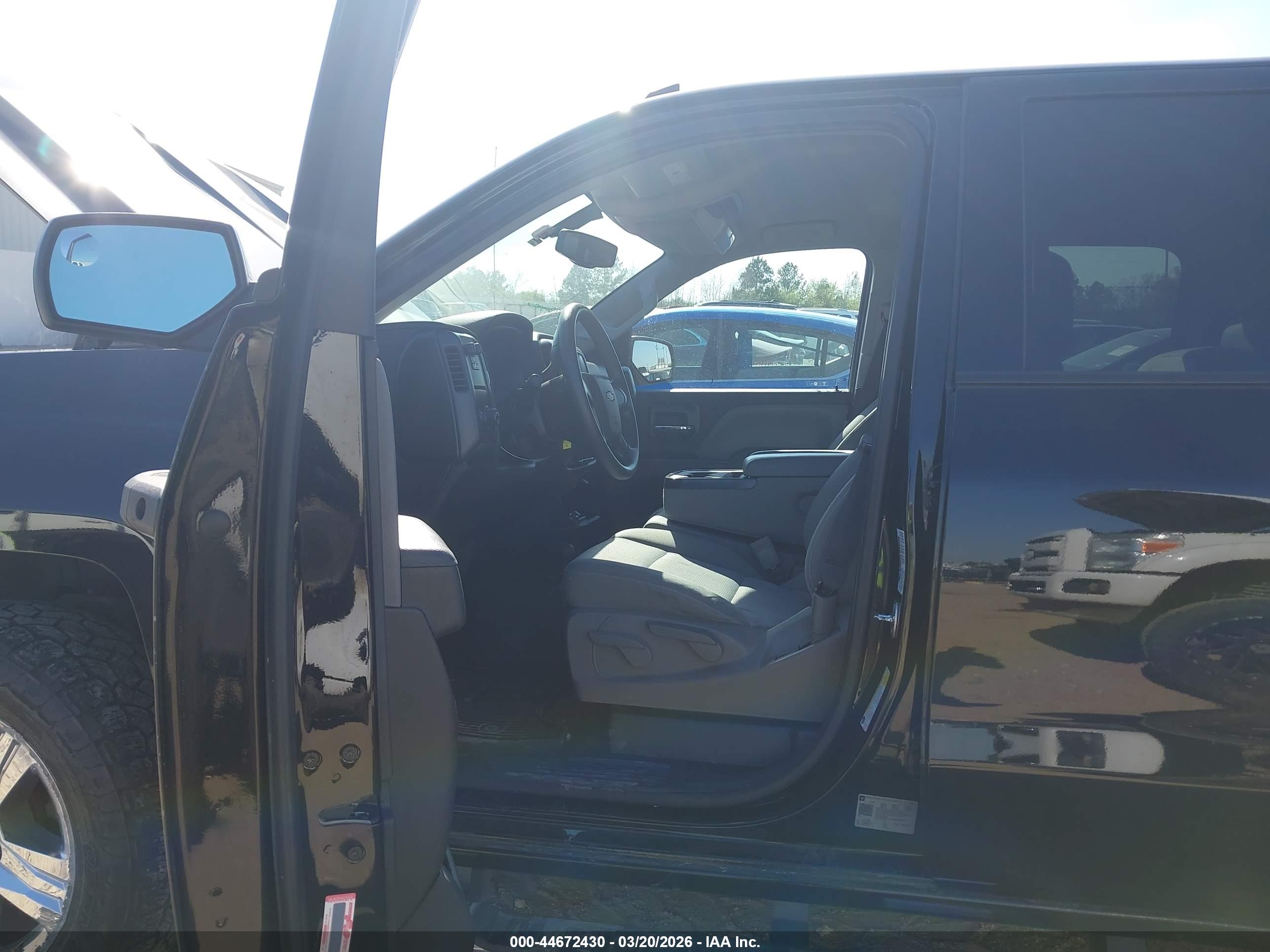 CHEVROLET SILVERADO image 5