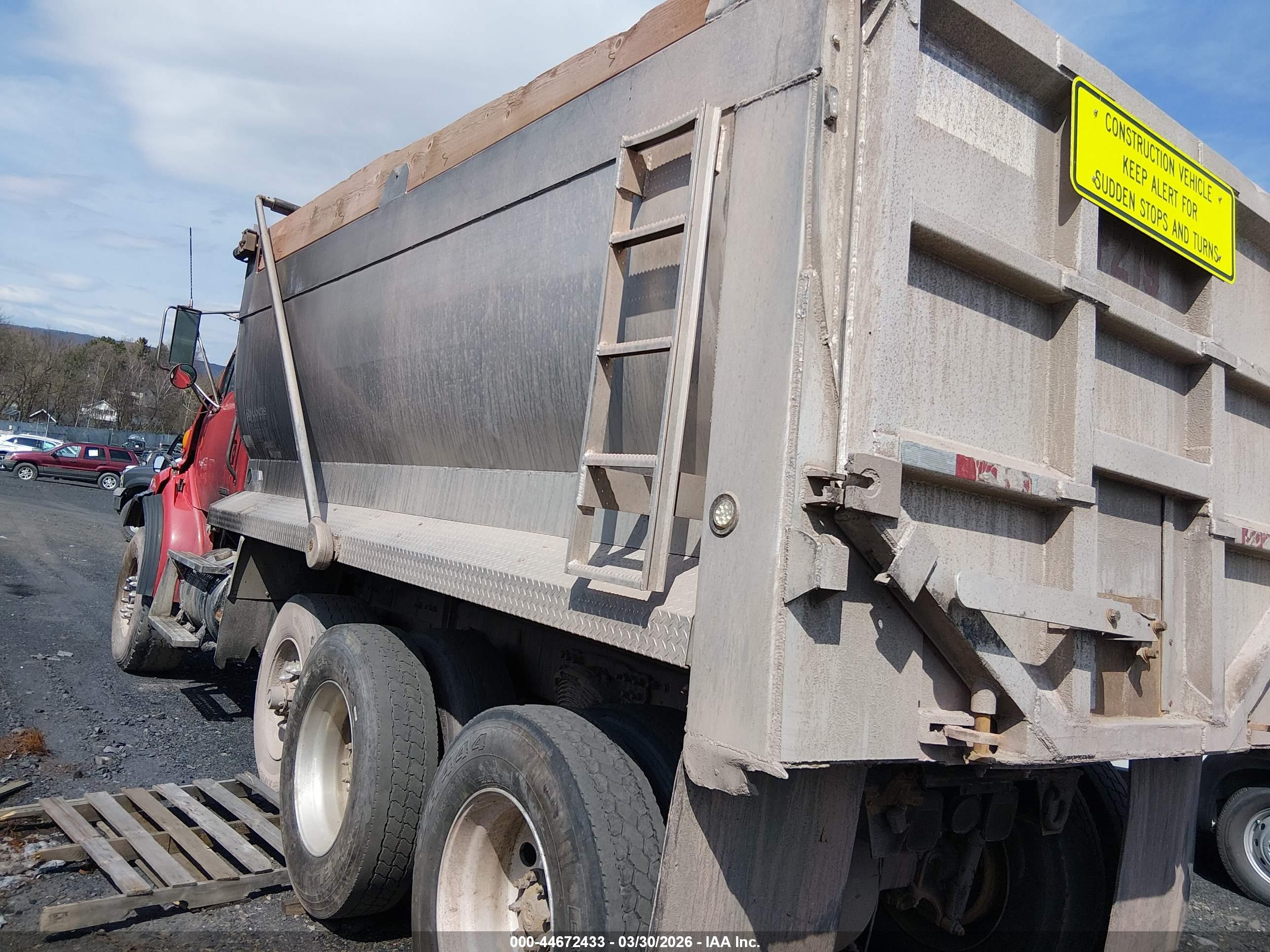 STERLING TRUCK image 3