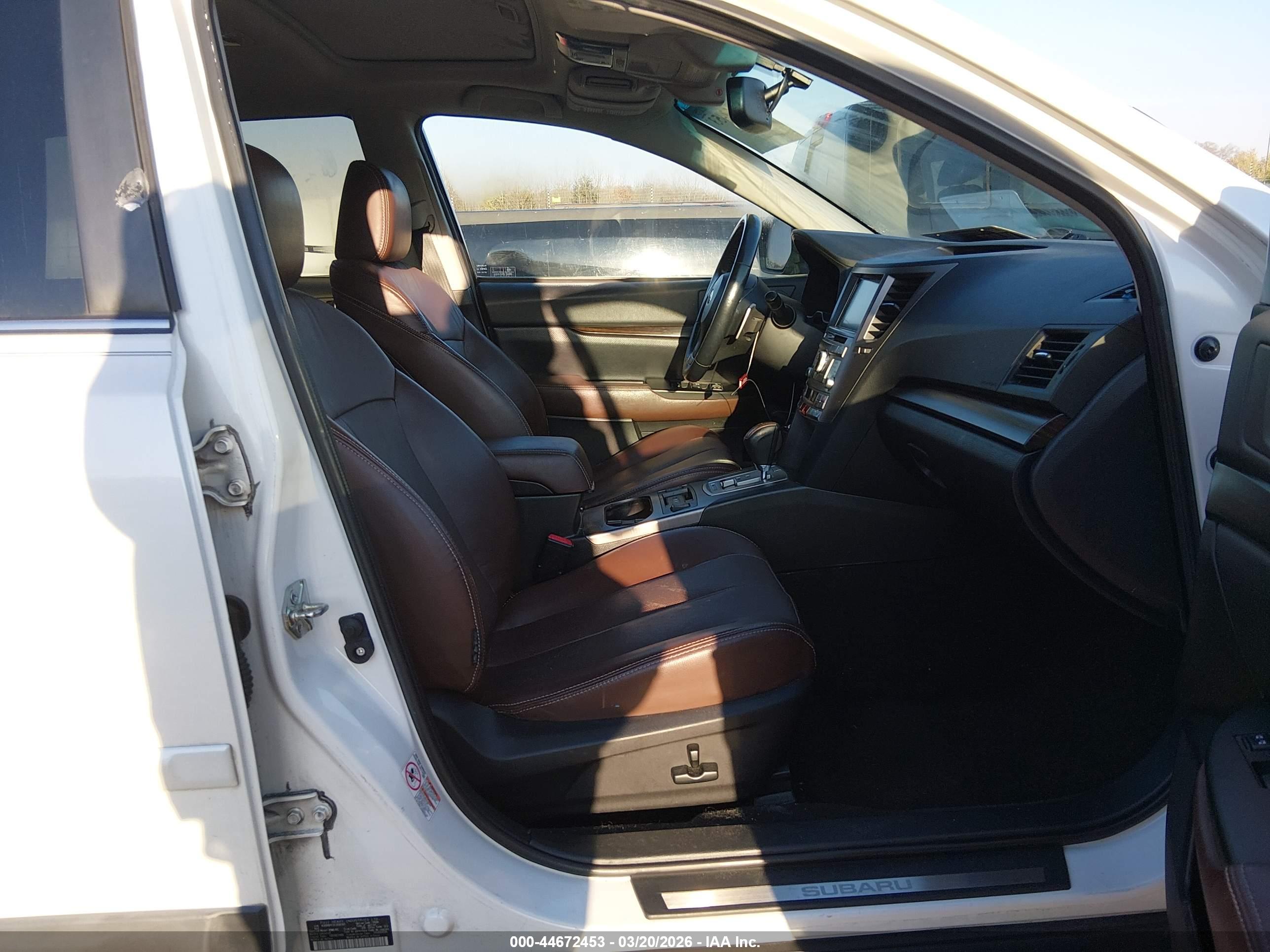 SUBARU OUTBACK image 5