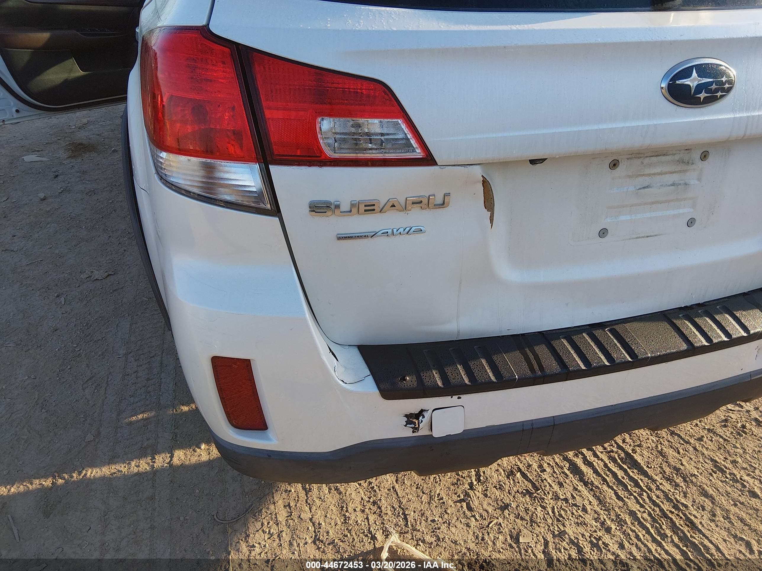 SUBARU OUTBACK image 6