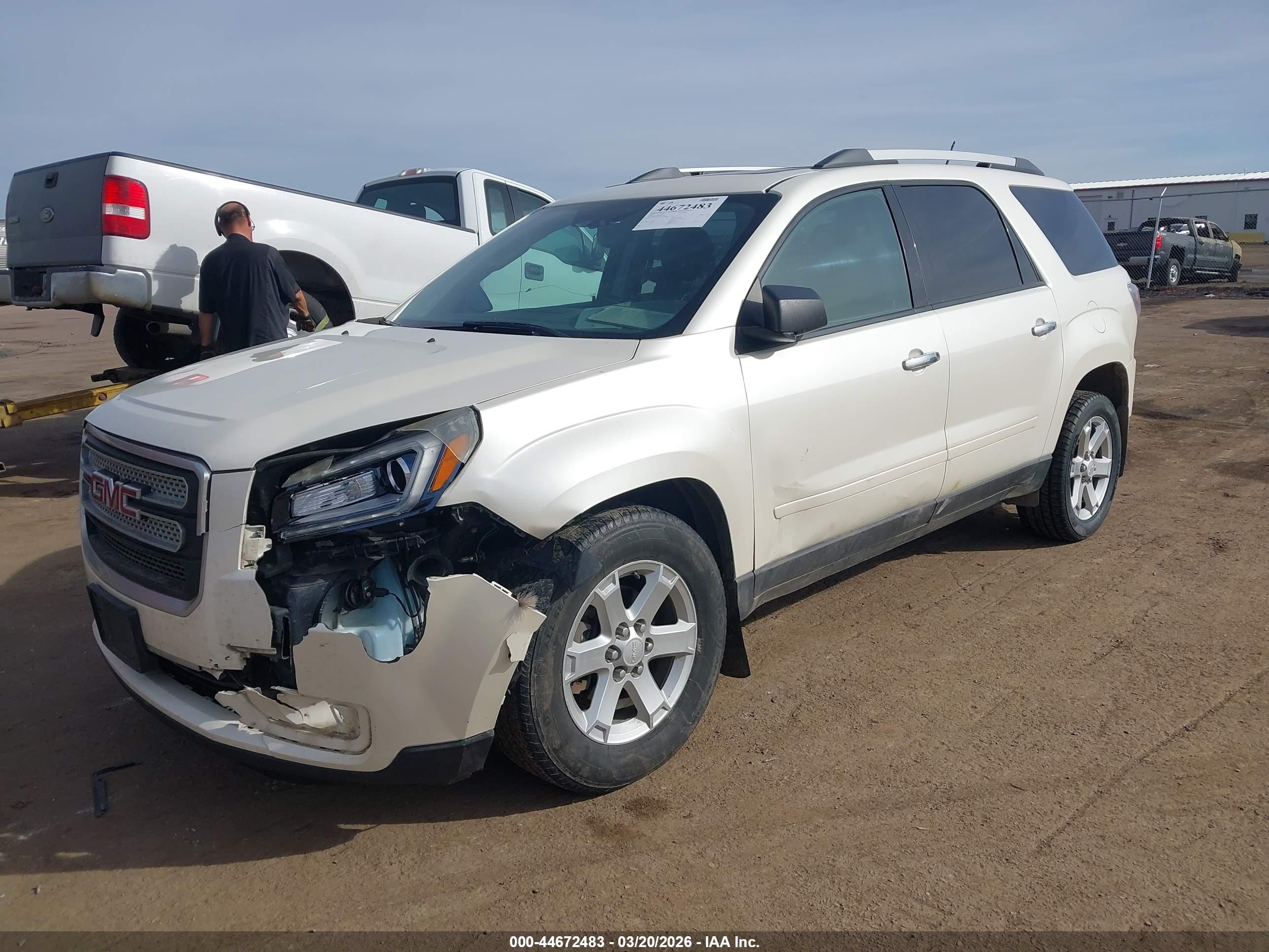 GMC ACADIA image 2