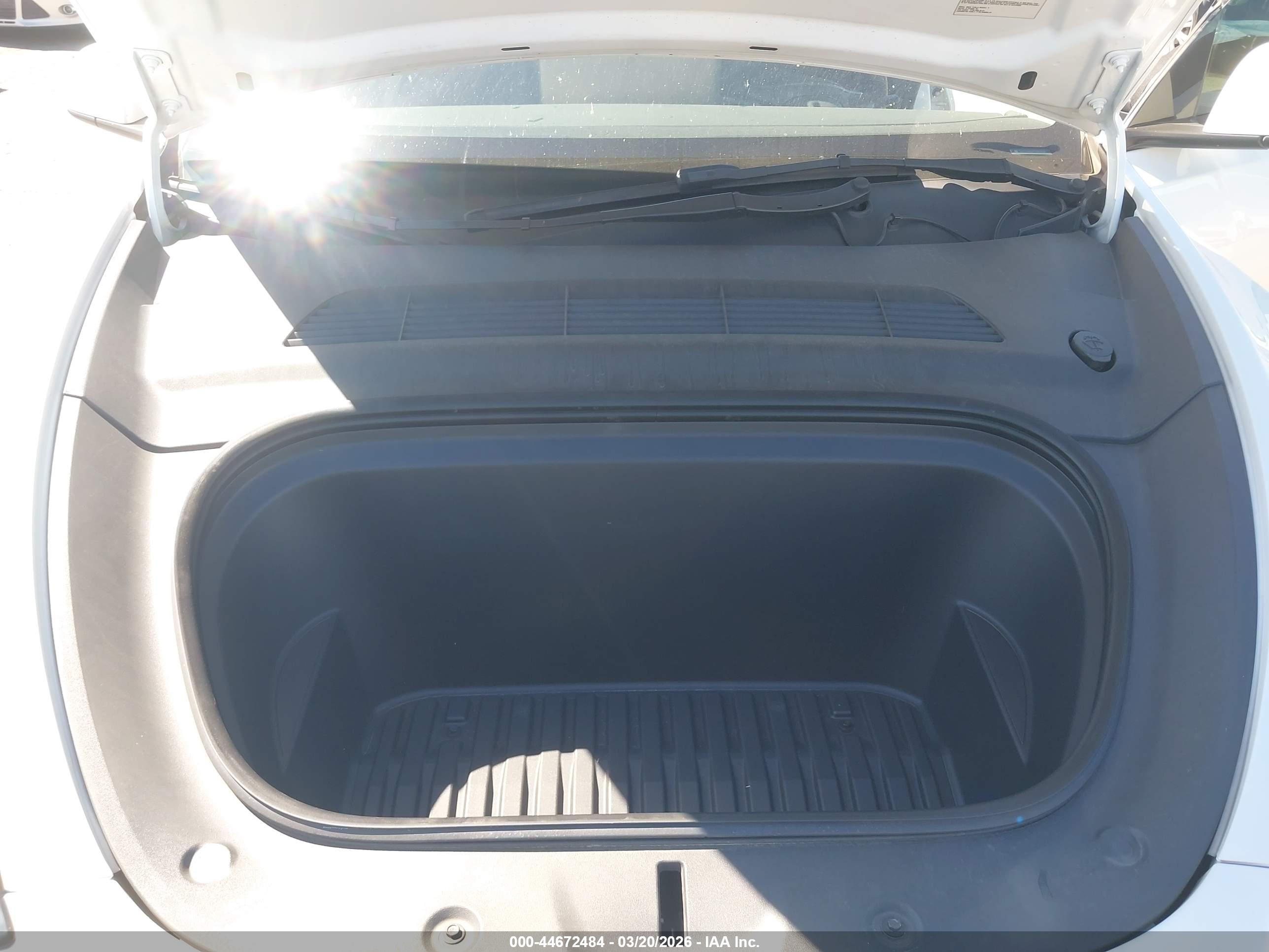 TESLA MODEL image 10
