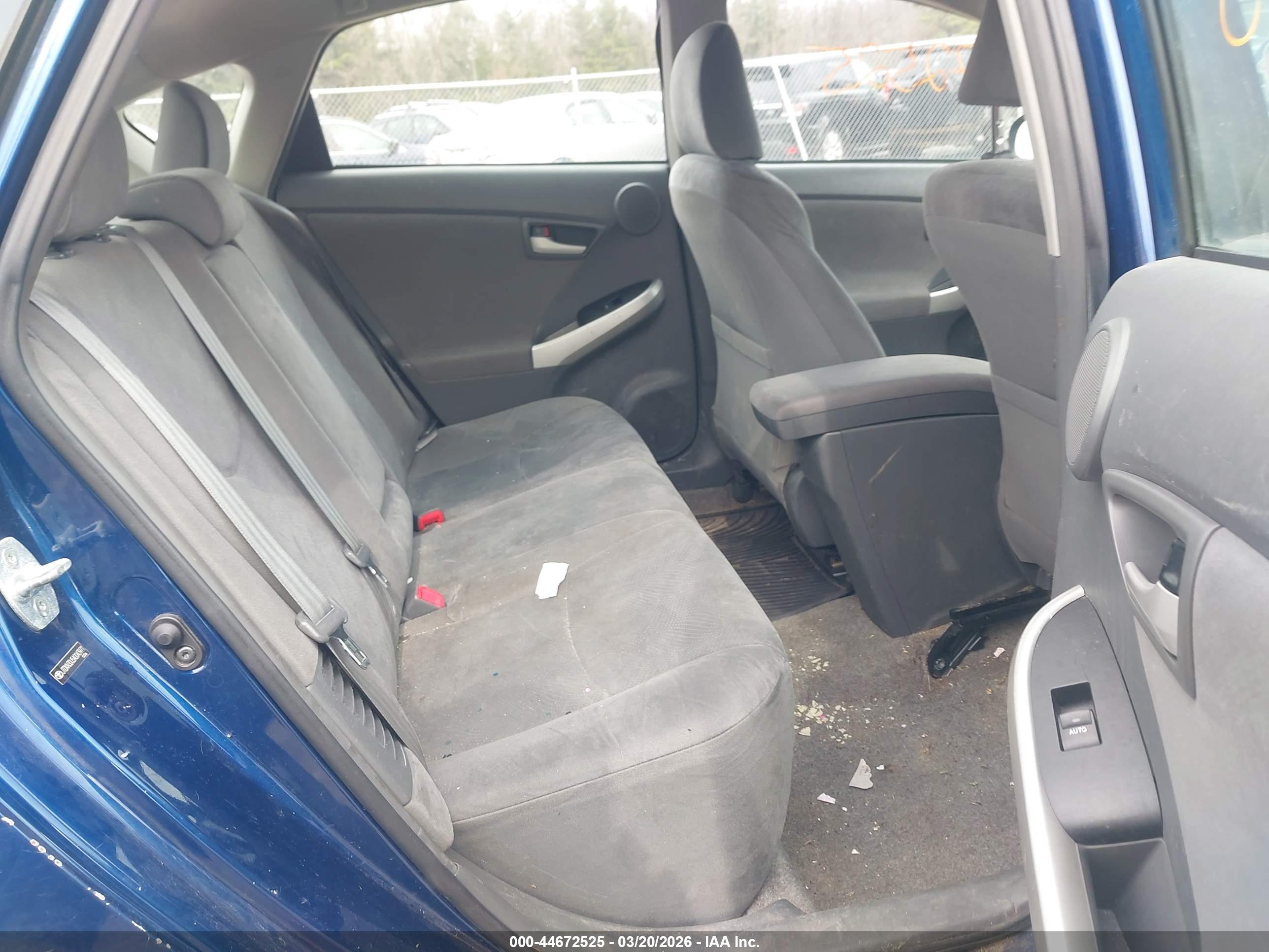 TOYOTA PRIUS image 8