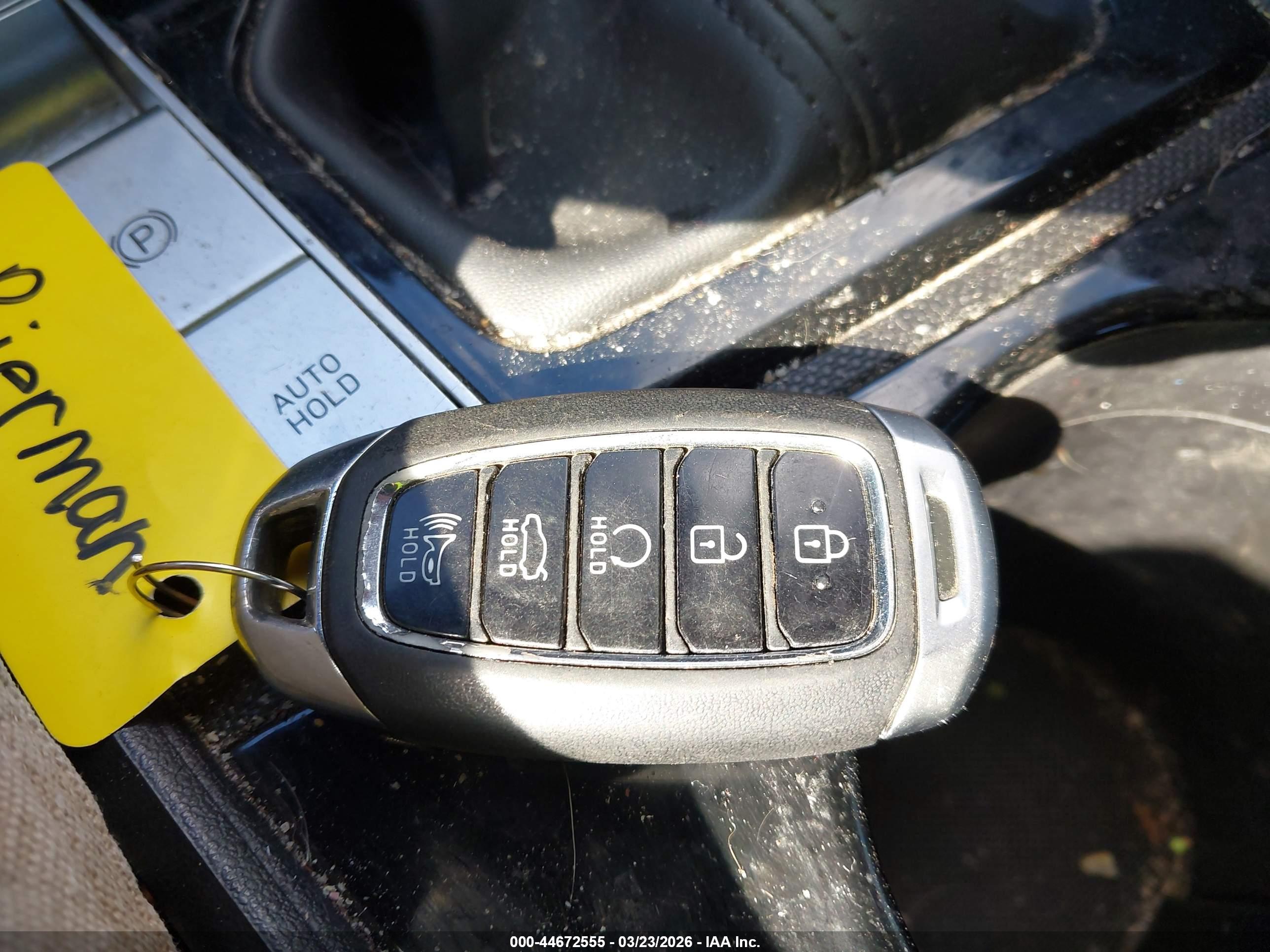 HYUNDAI ELANTRA image 11