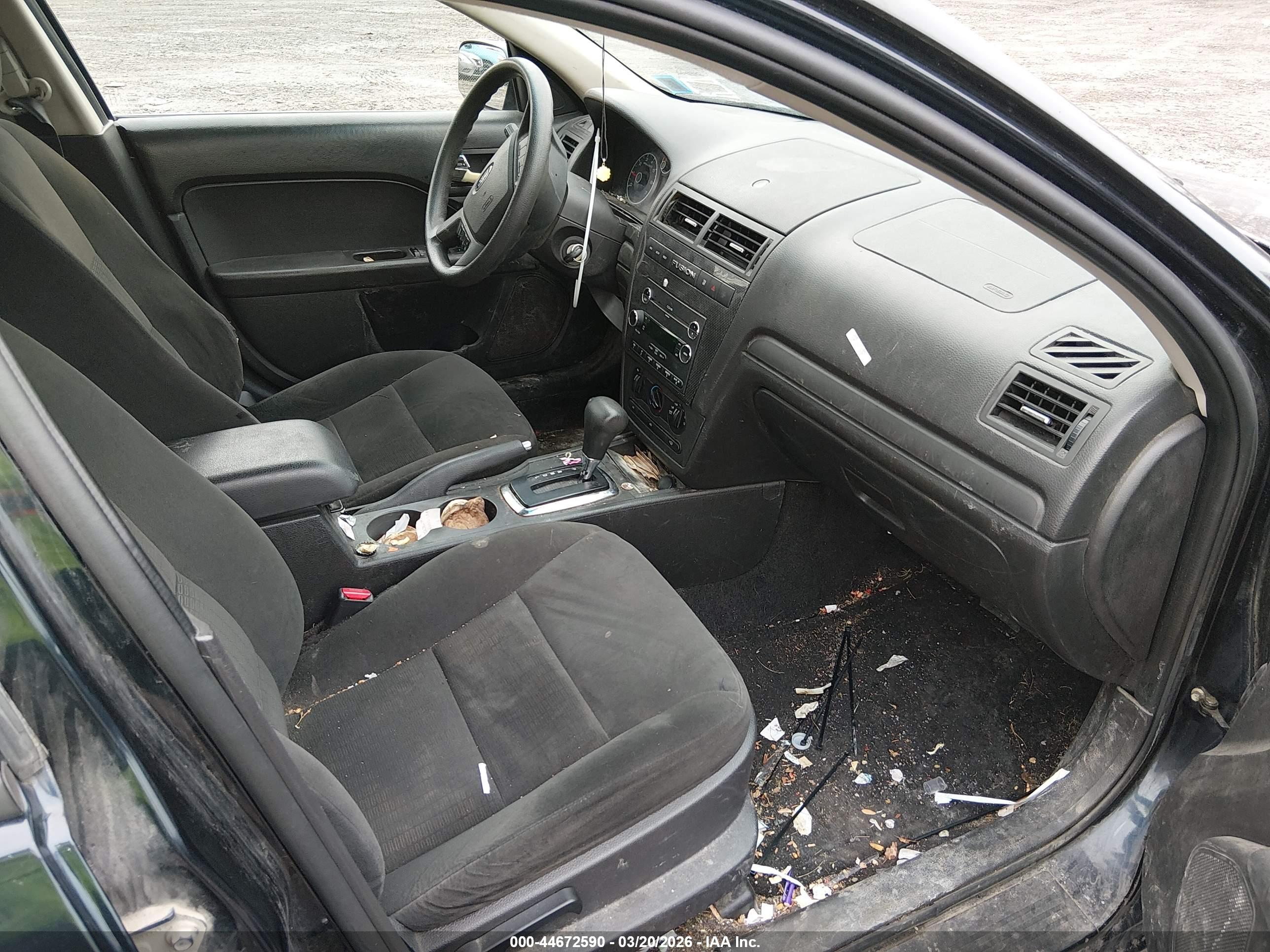 FORD FUSION image 5