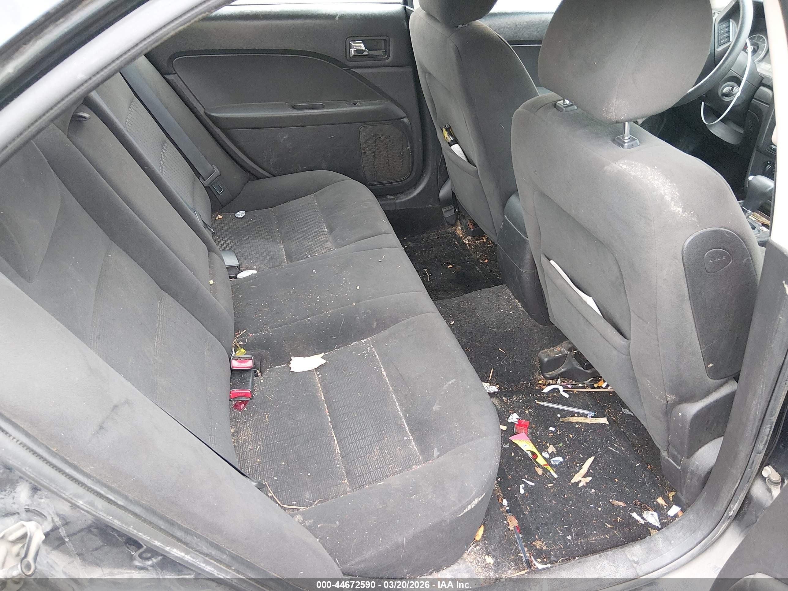 FORD FUSION image 8