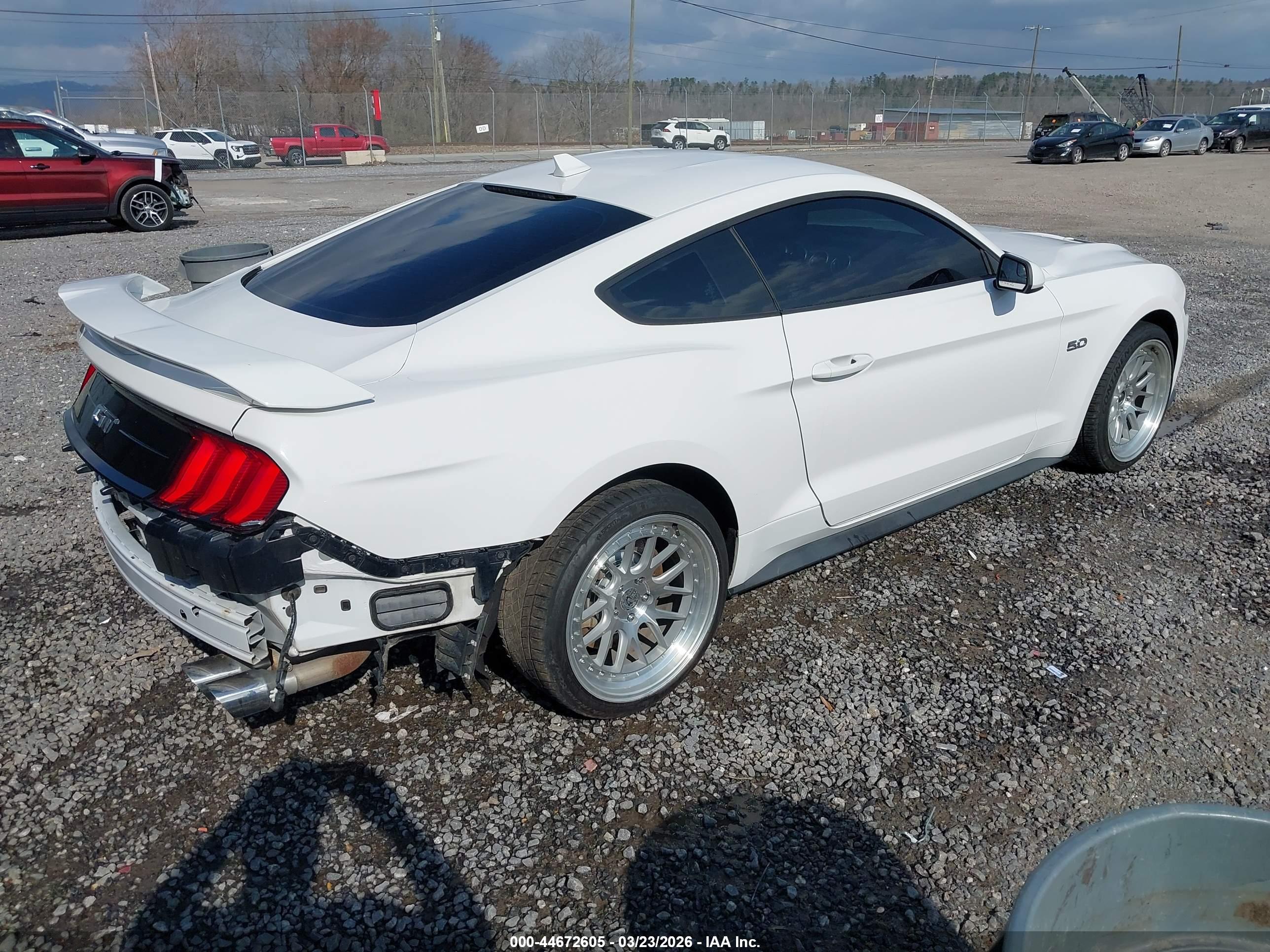 FORD MUSTANG image 4