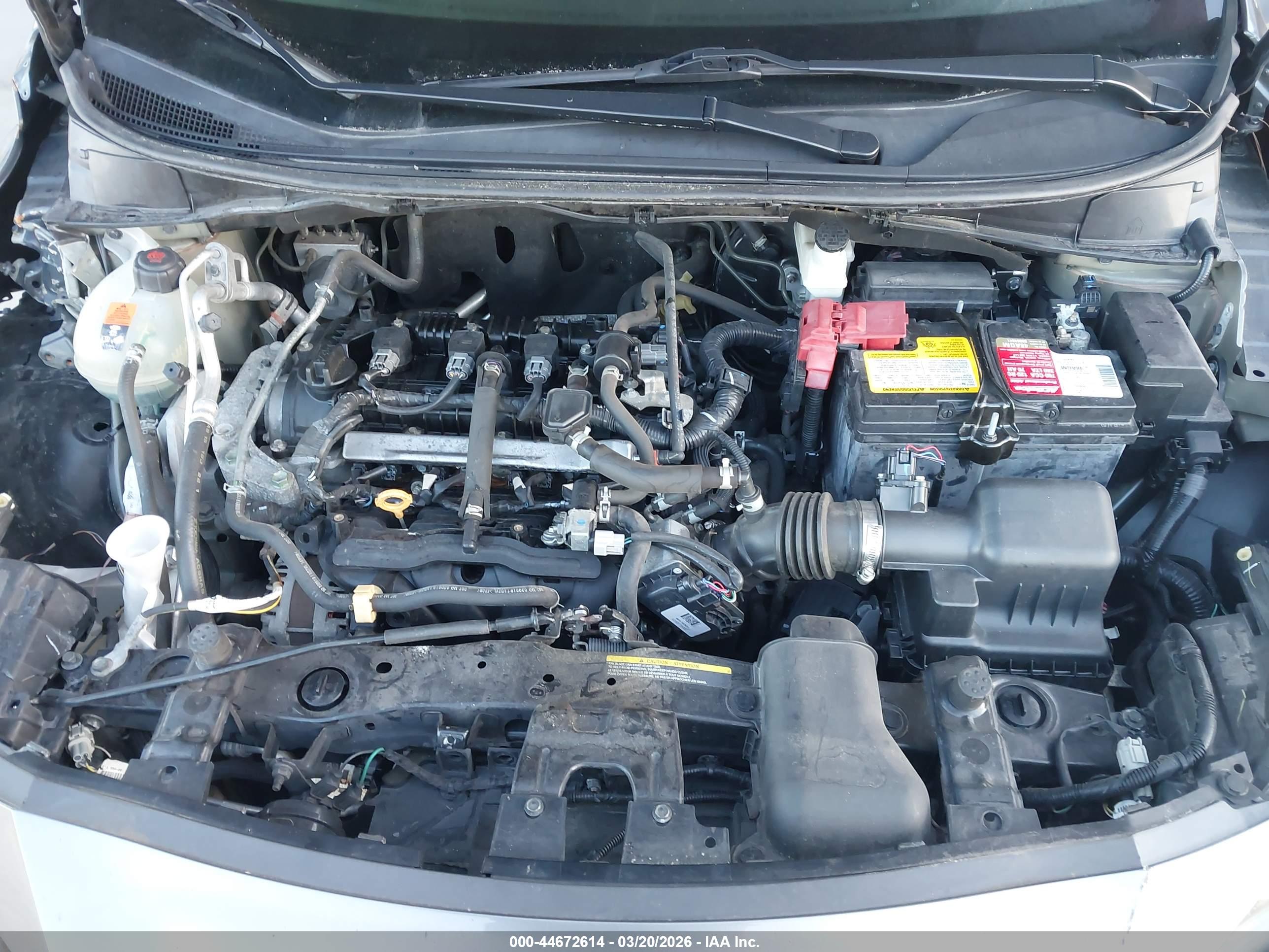 NISSAN VERSA image 10