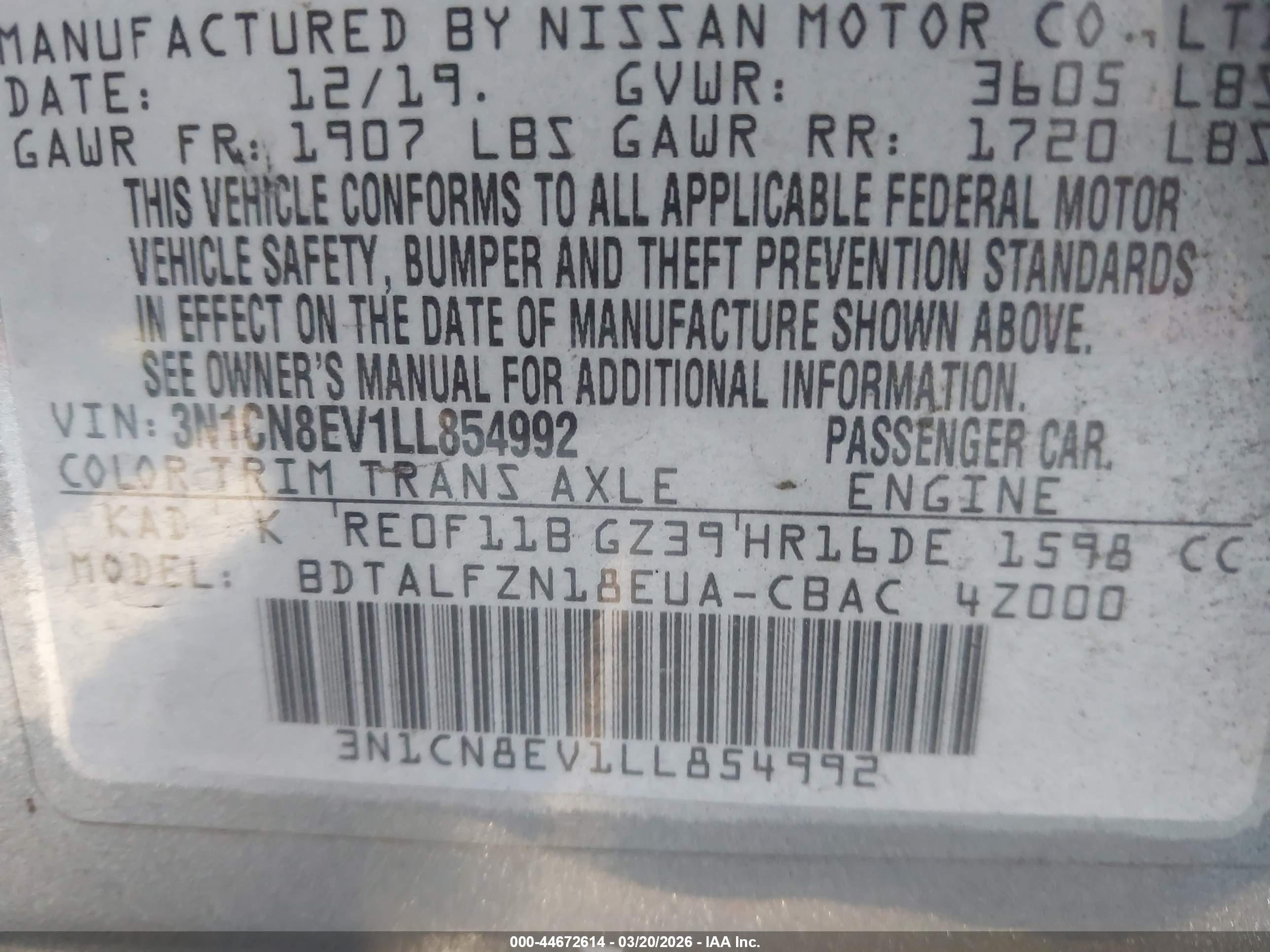 NISSAN VERSA image 9