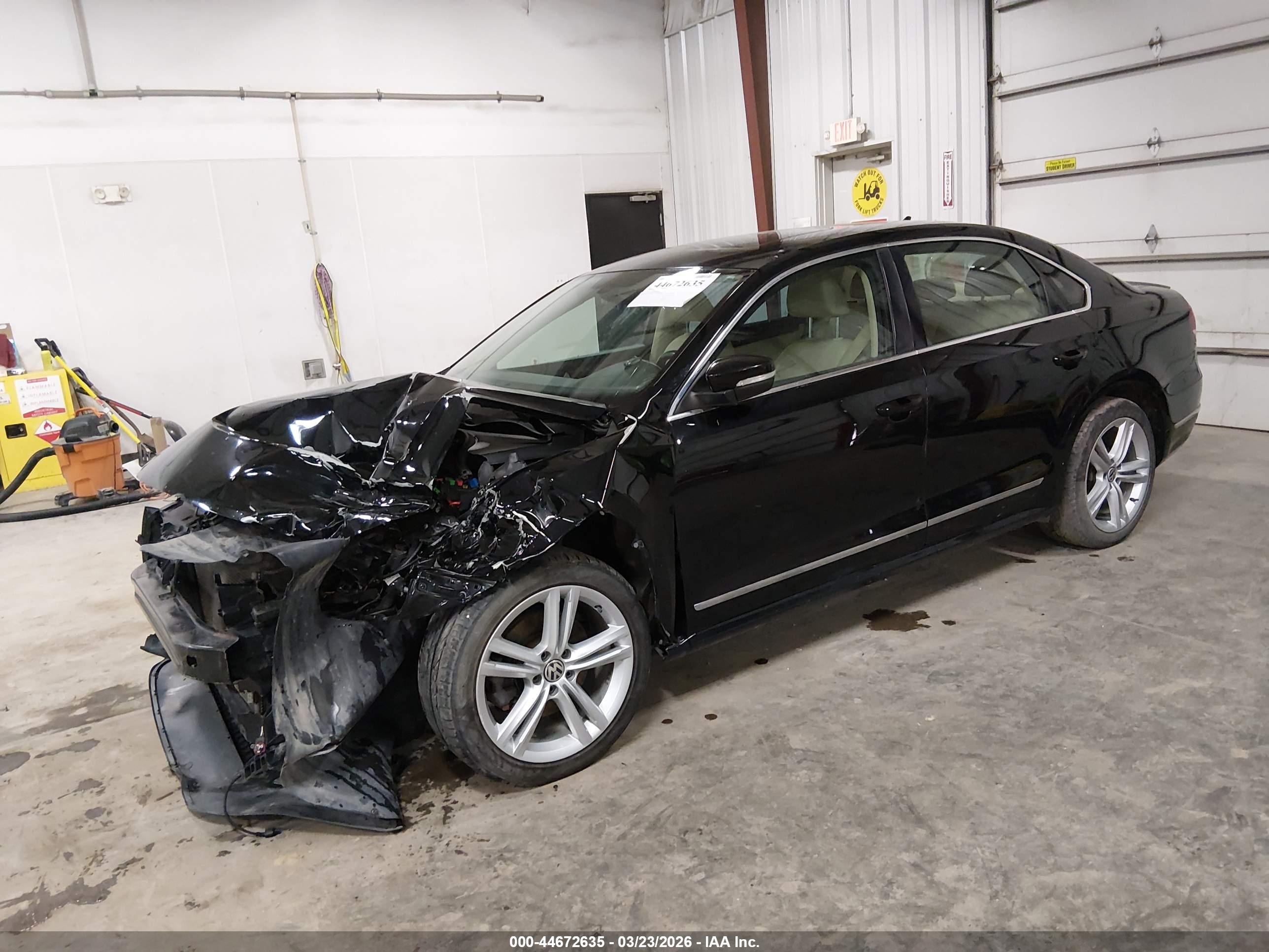 VOLKSWAGEN PASSAT image 2