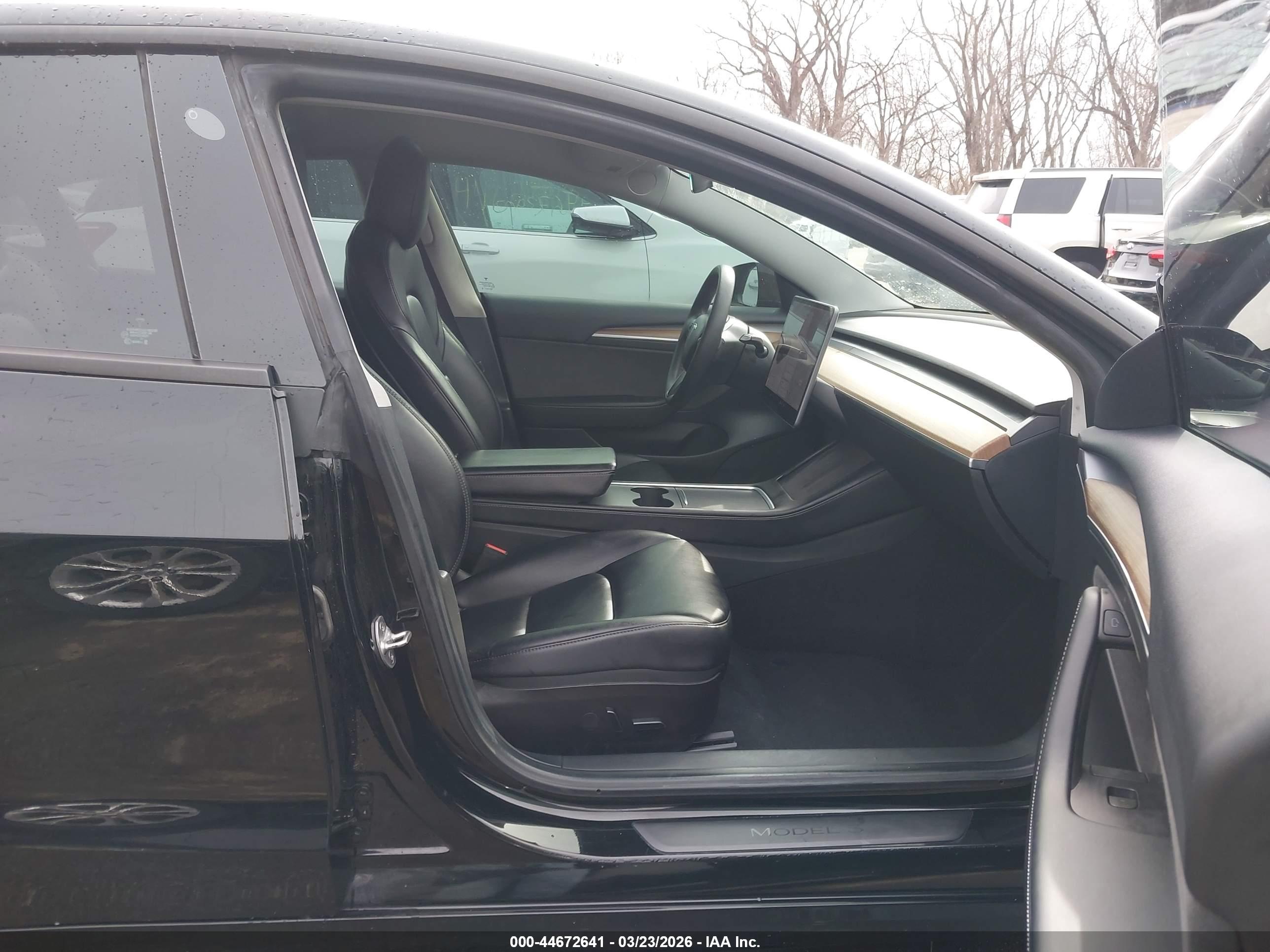 TESLA MODEL image 5