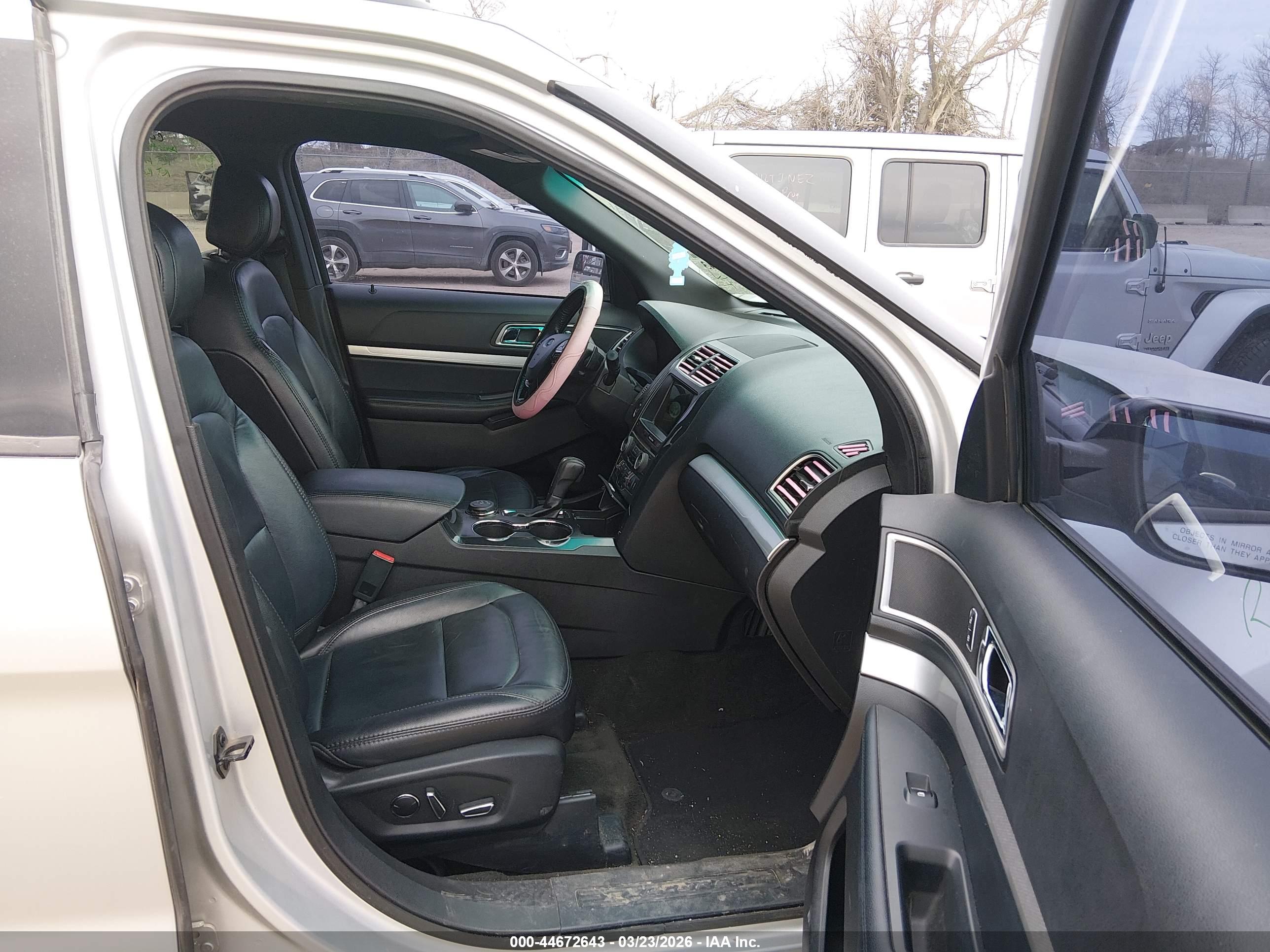FORD EXPLORER image 5