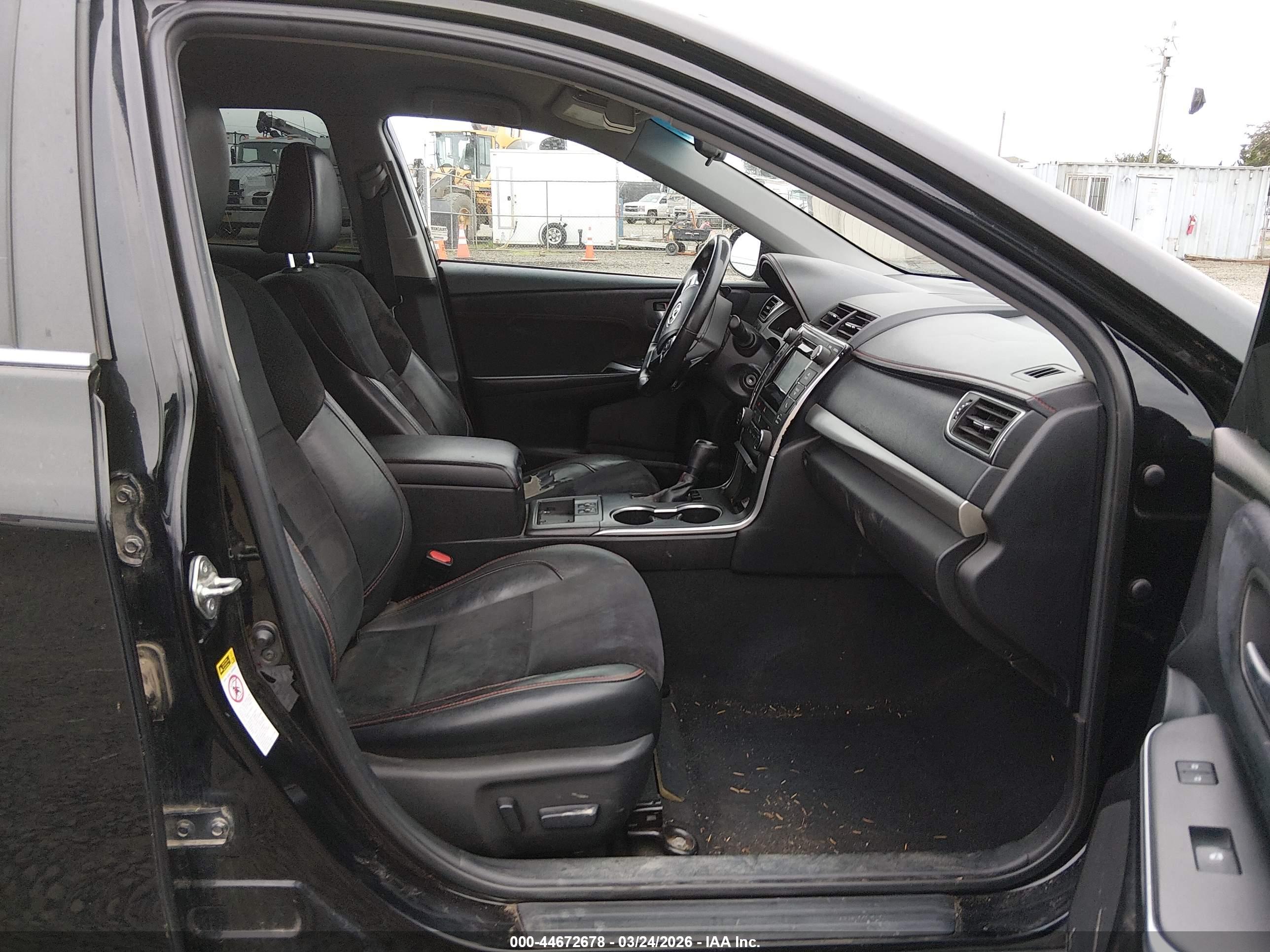 TOYOTA CAMRY image 5