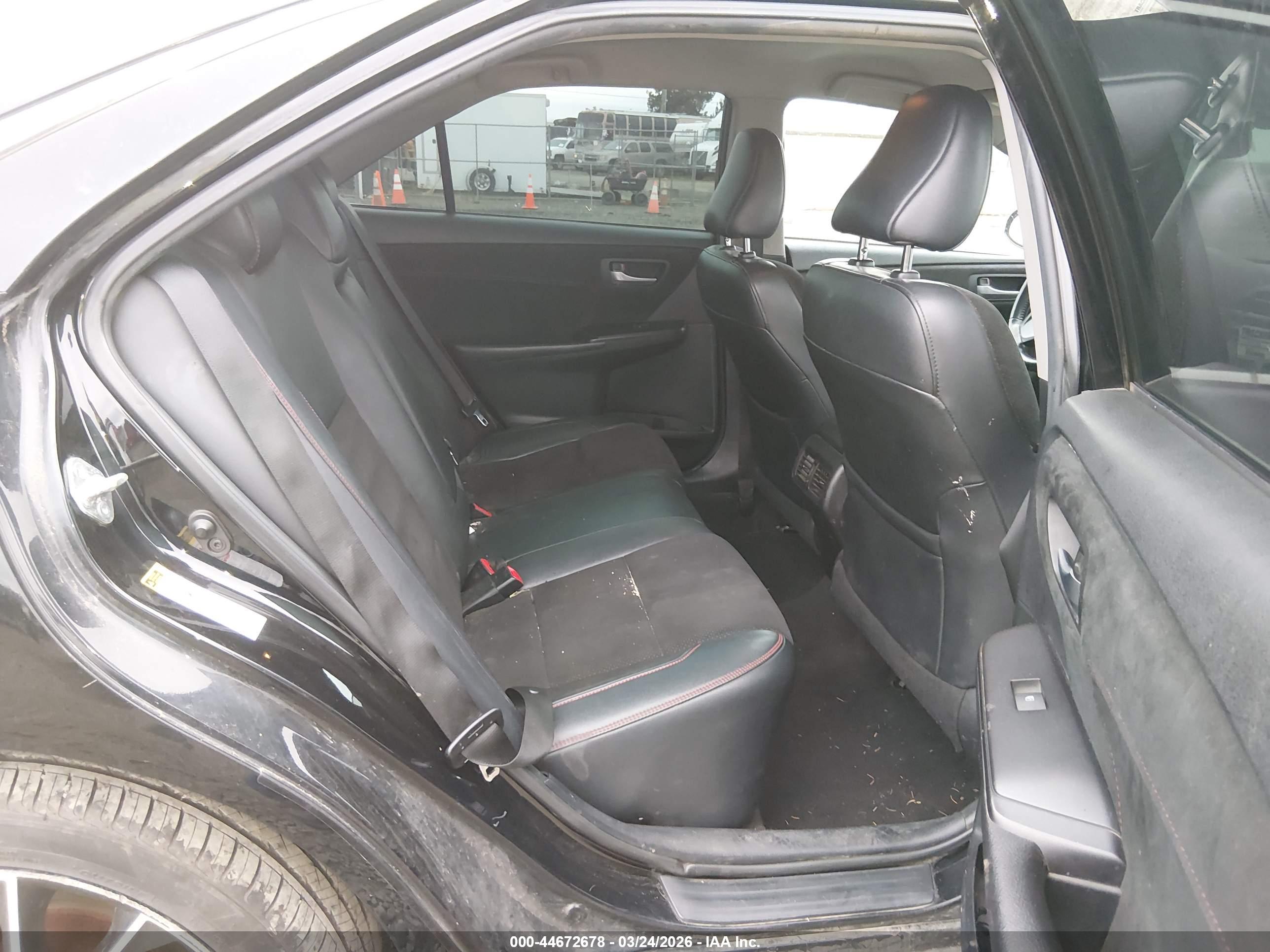 TOYOTA CAMRY image 8
