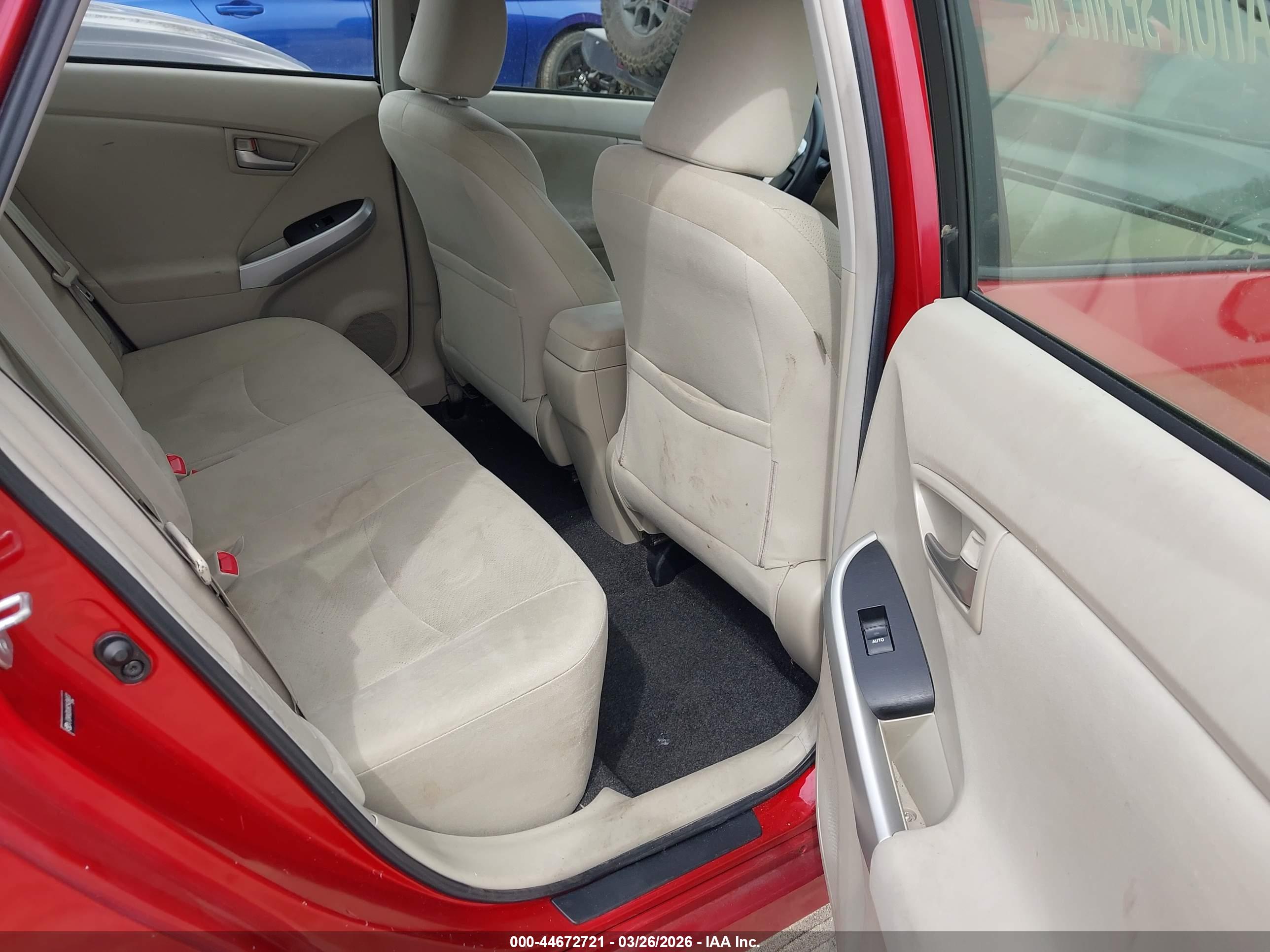 TOYOTA PRIUS image 8