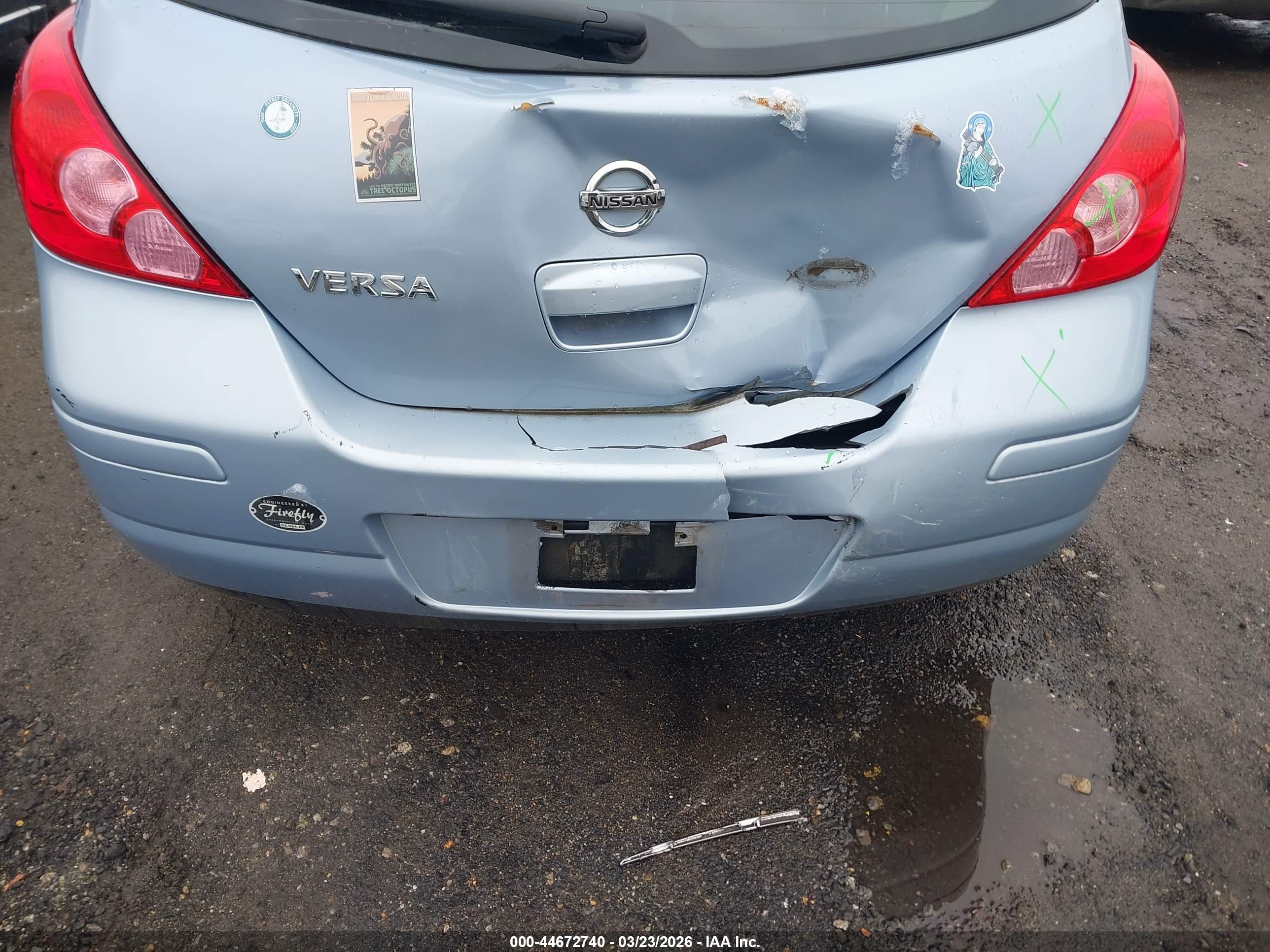 NISSAN VERSA image 6