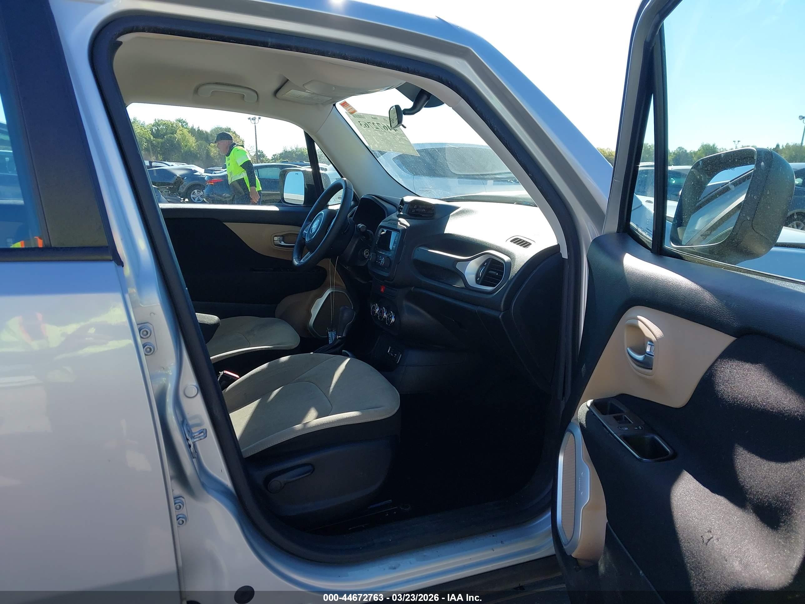JEEP RENEGADE image 5
