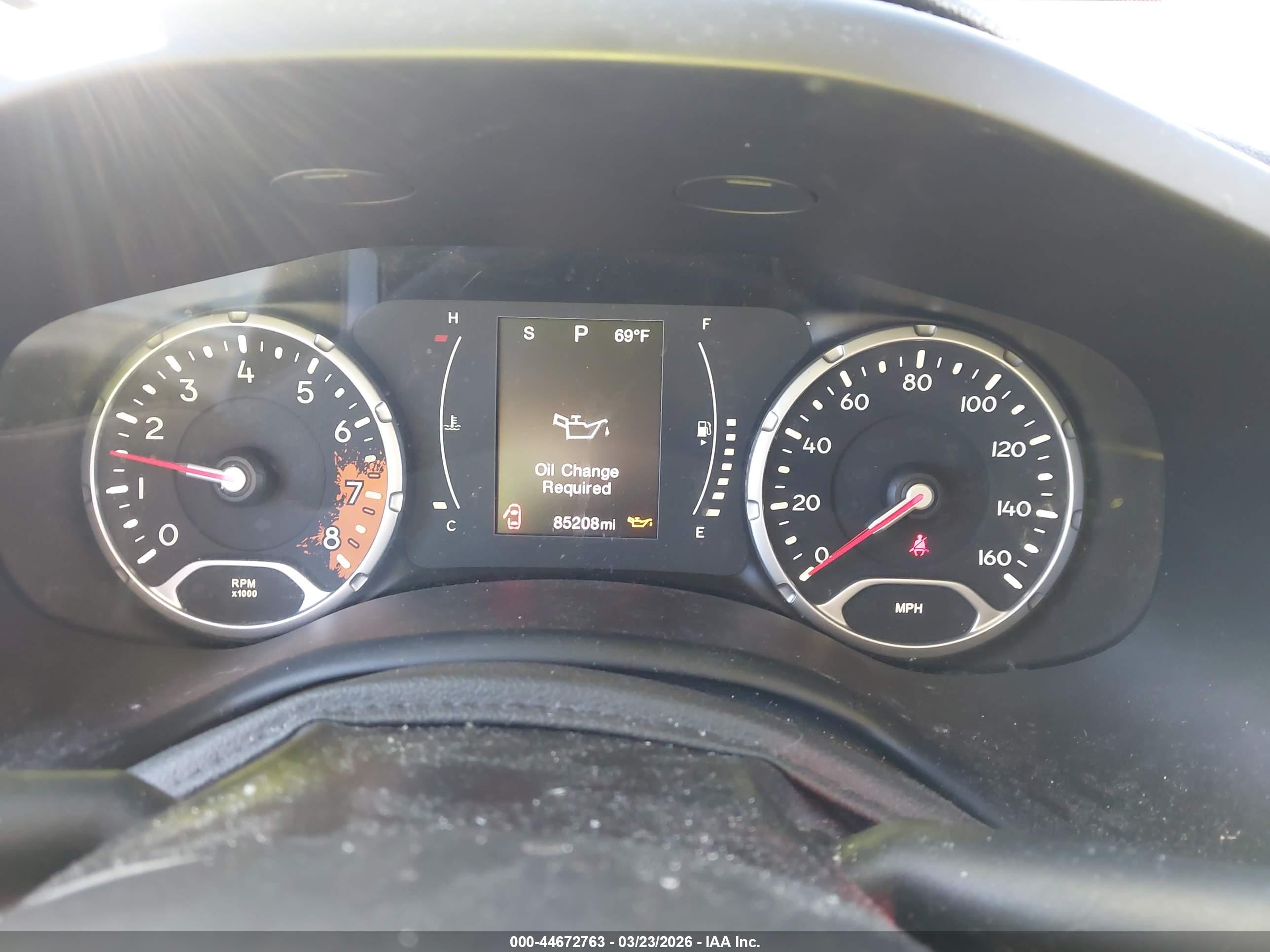 JEEP RENEGADE image 7