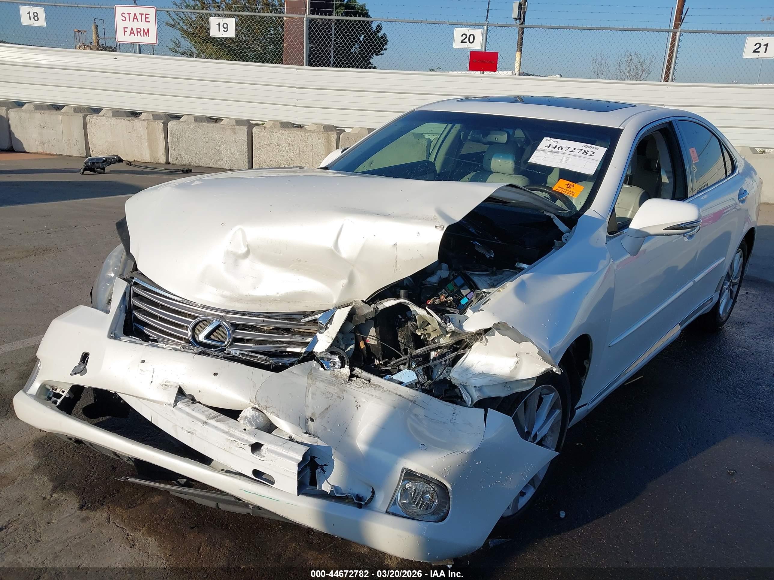 LEXUS ES image 6