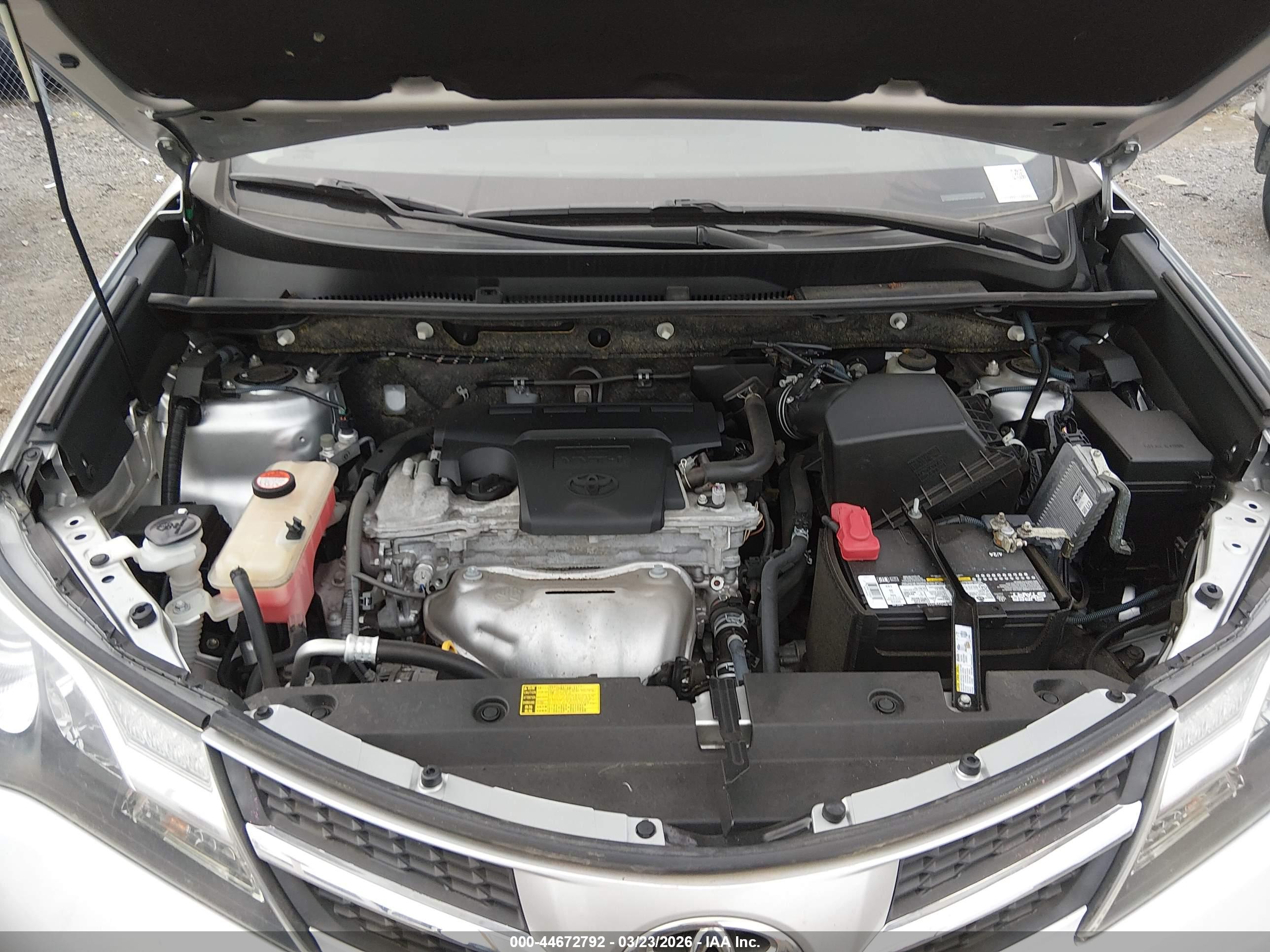 TOYOTA RAV4 image 10